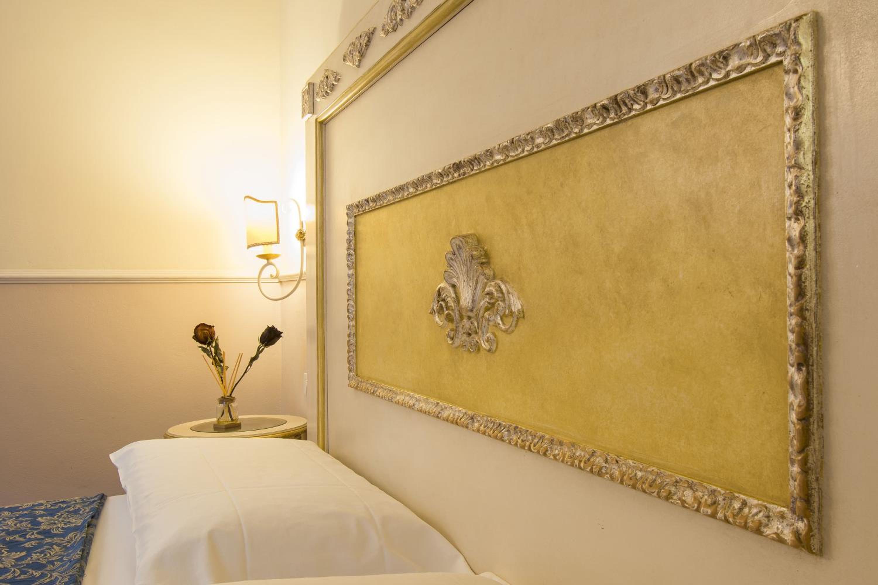 Double or Twin Room photo 3