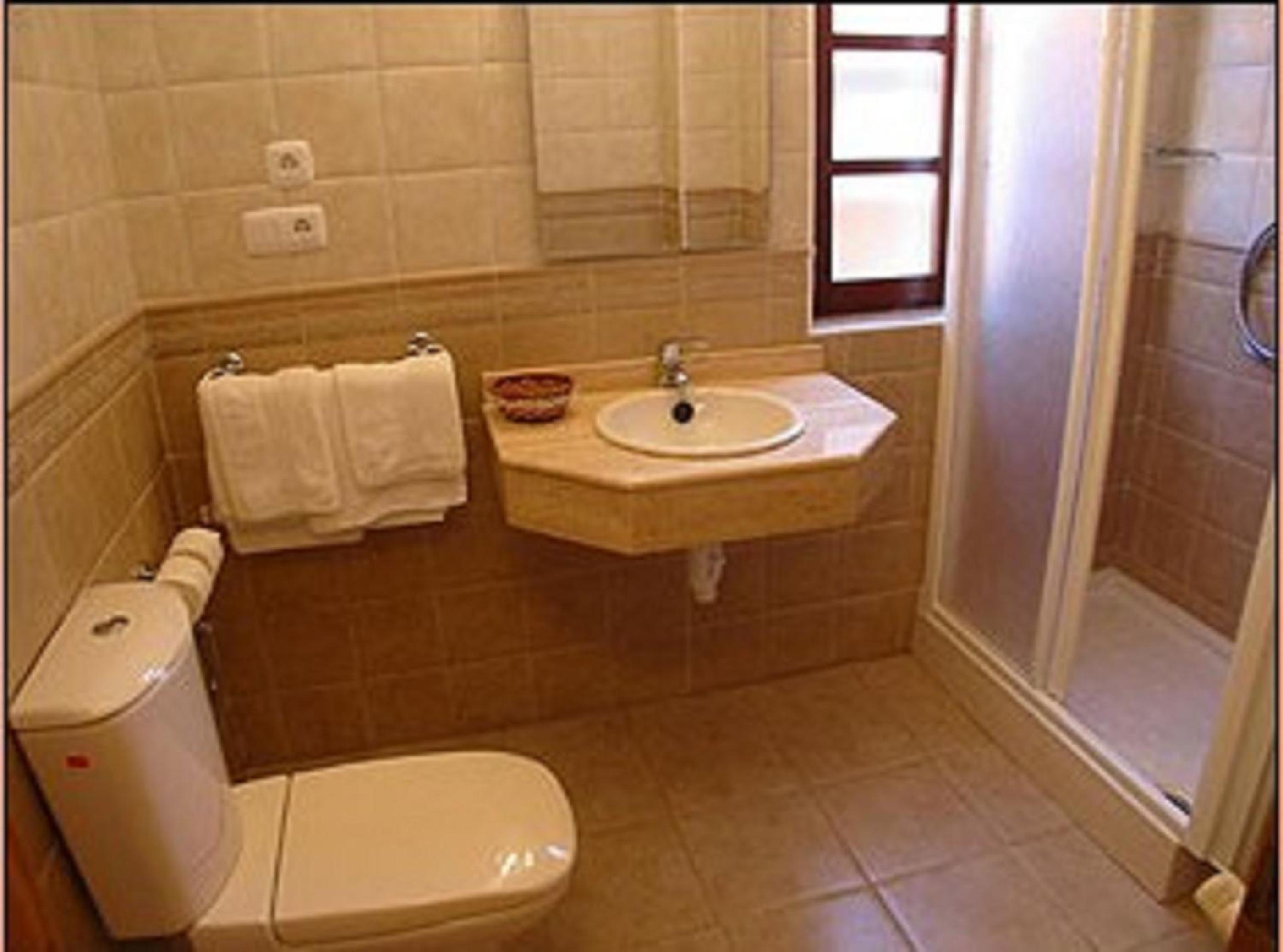 Double Room with Mountain View - Photo 8