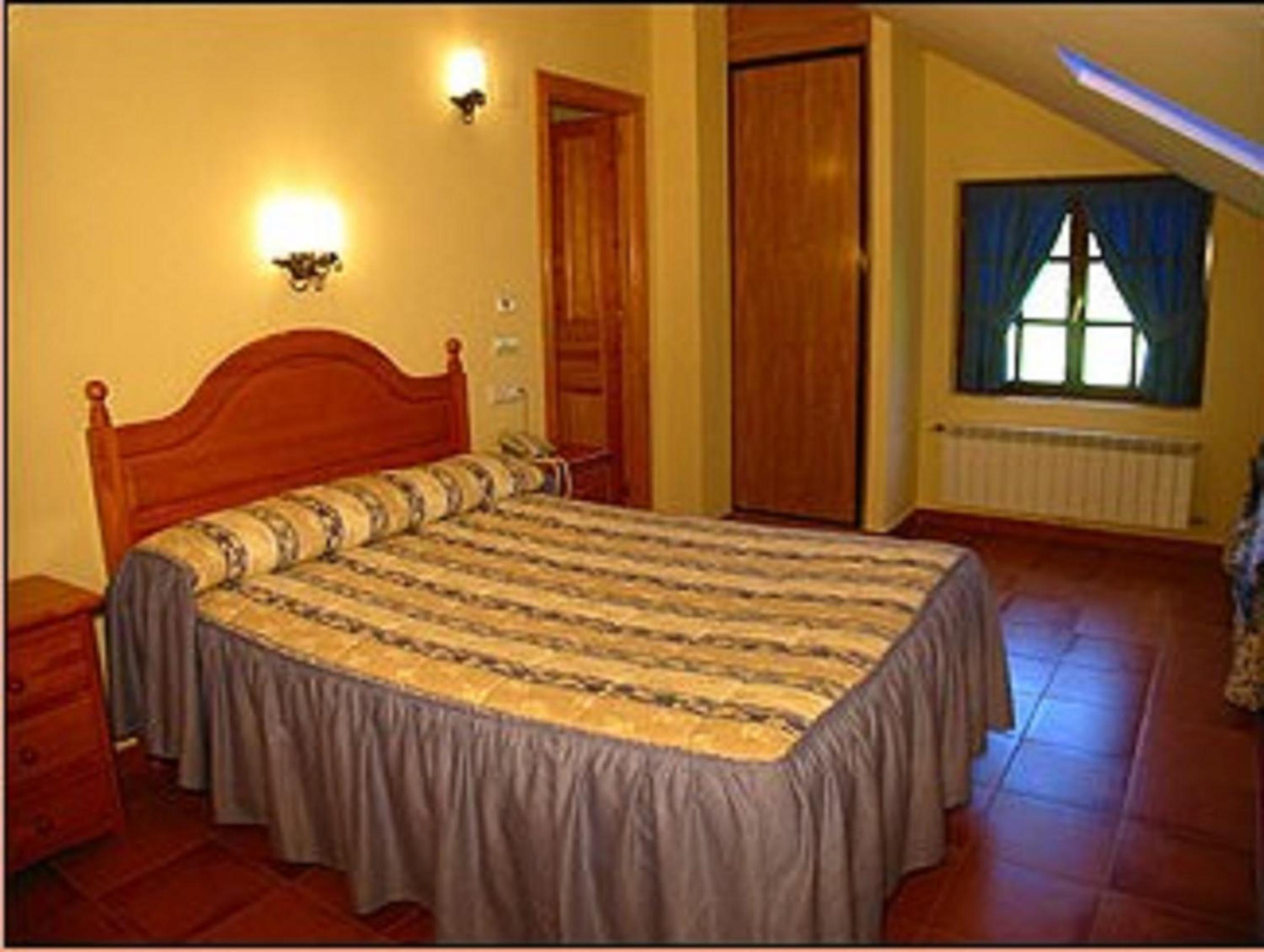 Double Room with Mountain View - Photo 9