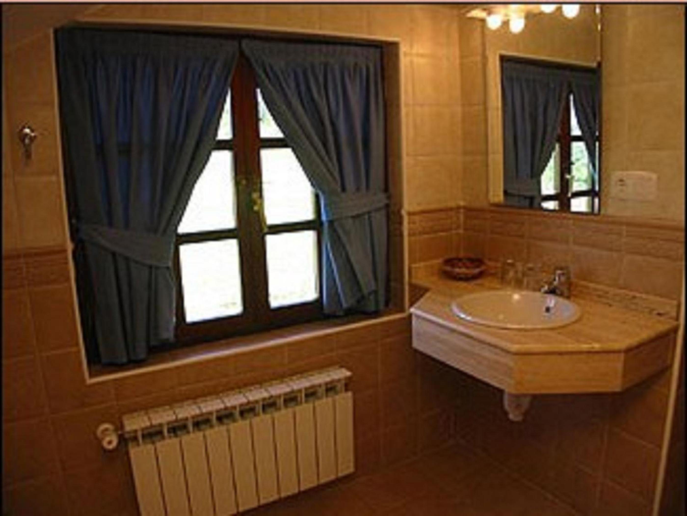 Double Room with Mountain View - Photo 10