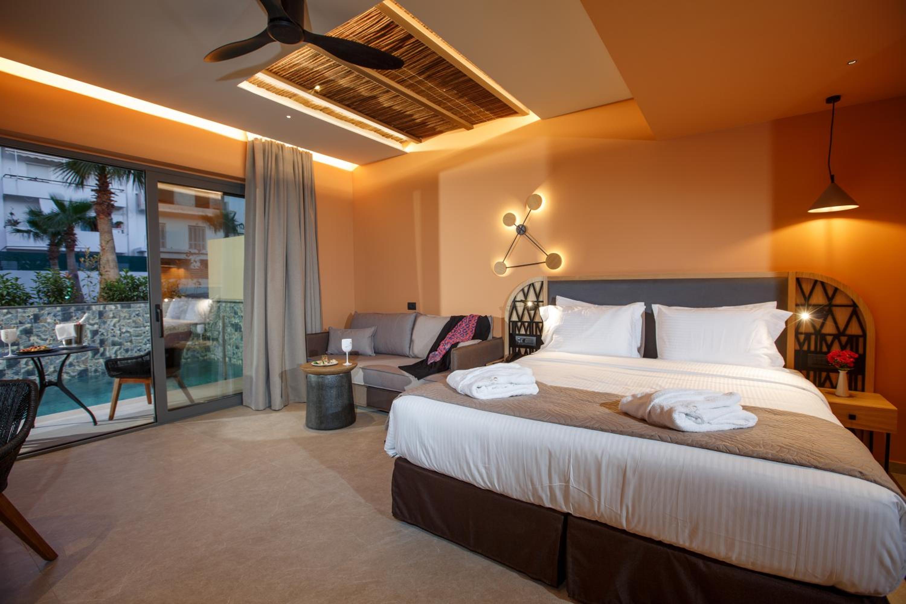 Junior Suite with Private Pool - Photo 5