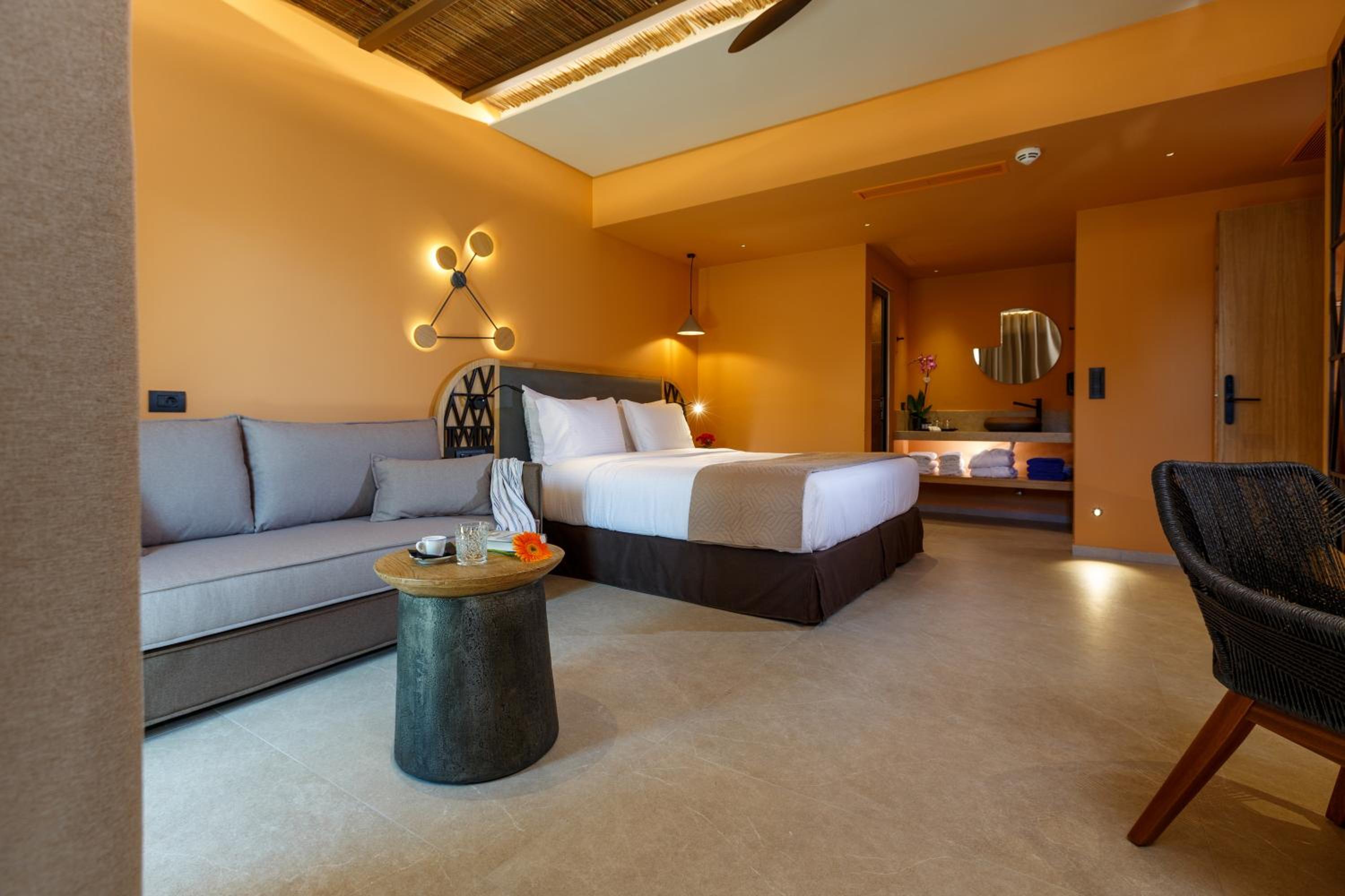 Junior Suite with Private Pool - Photo 4