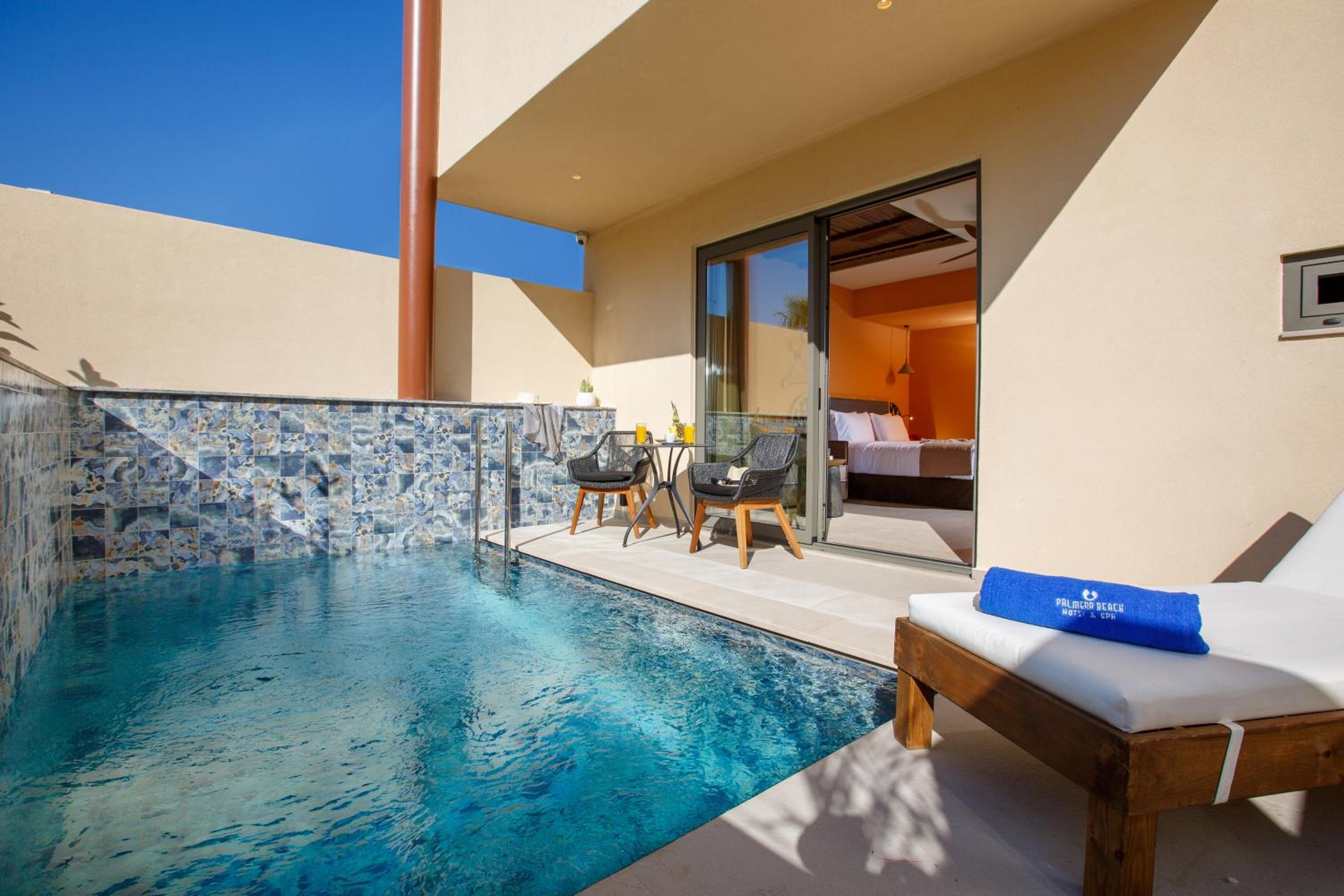 Junior Suite with Private Pool - Photo 8