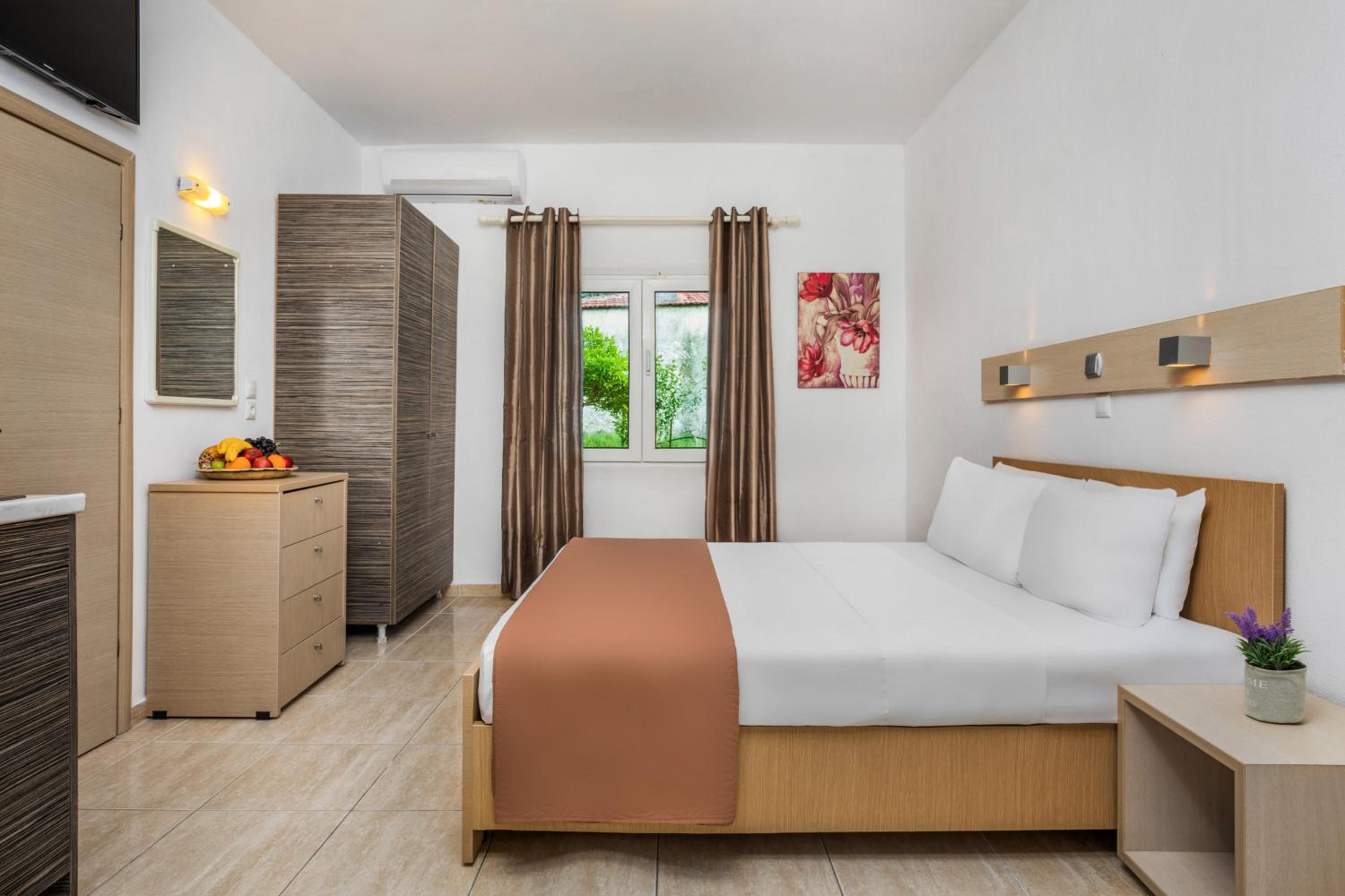Standard Double or Twin Room with Garden View photo 1