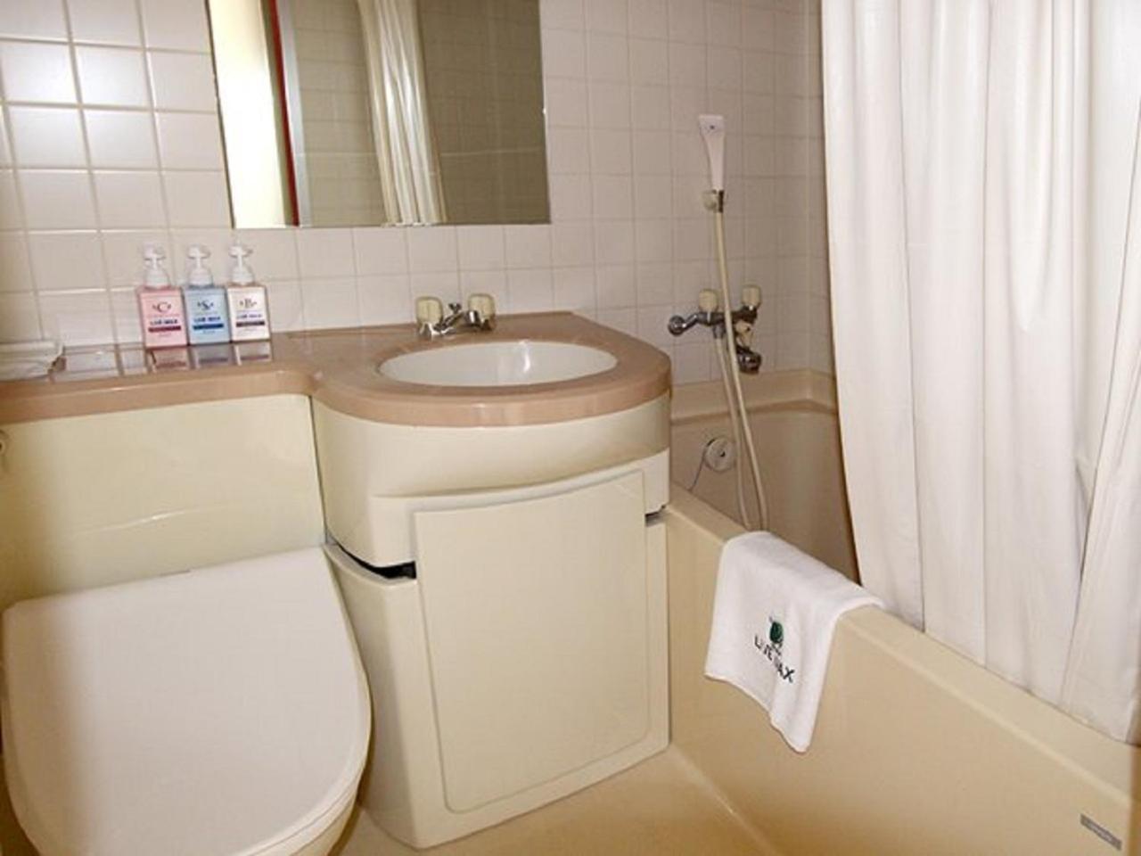 Premium Small Double Room - Smoking photo 2