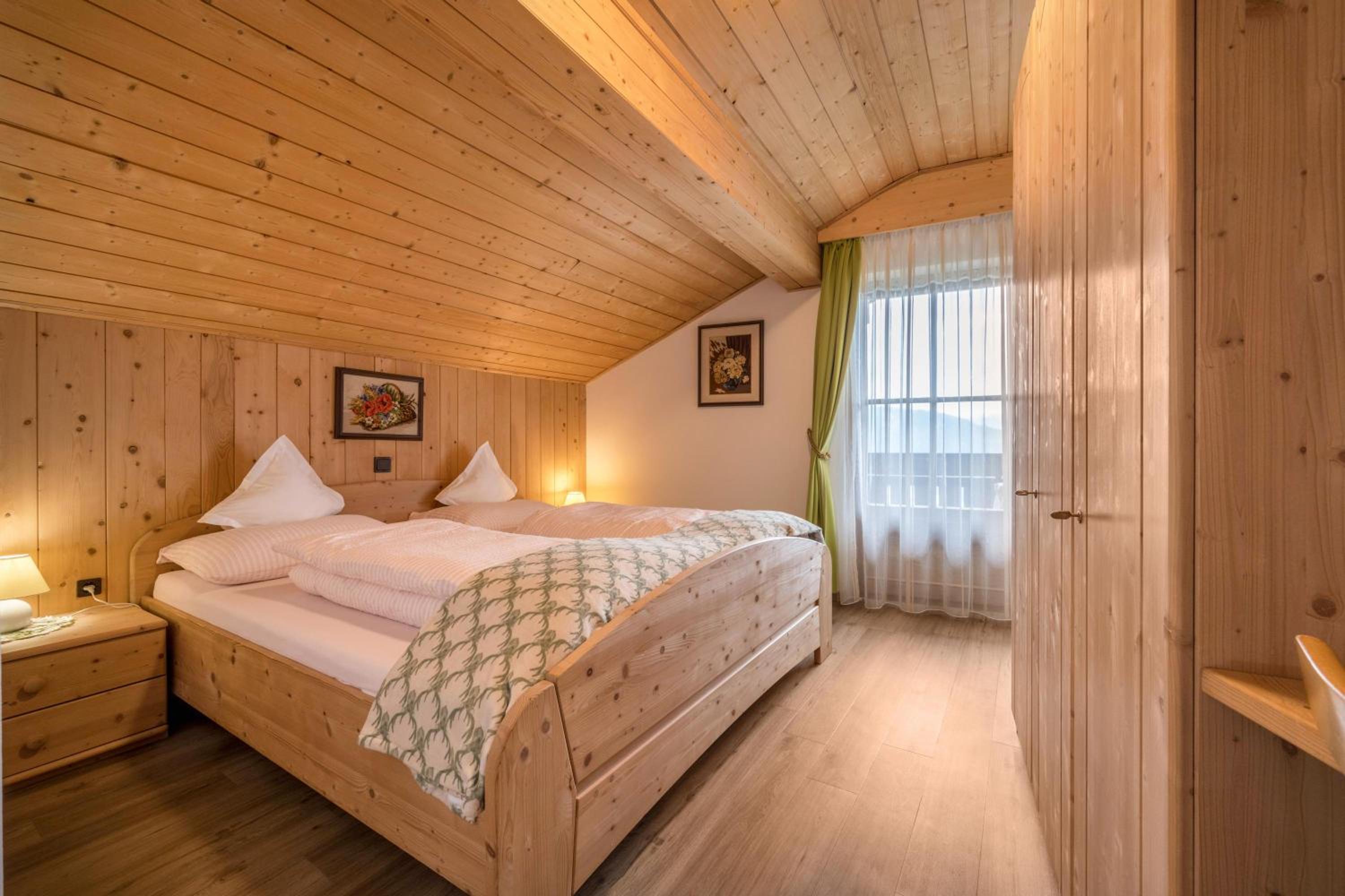 Two-Bedroom Deluxe Apartment with Garden View