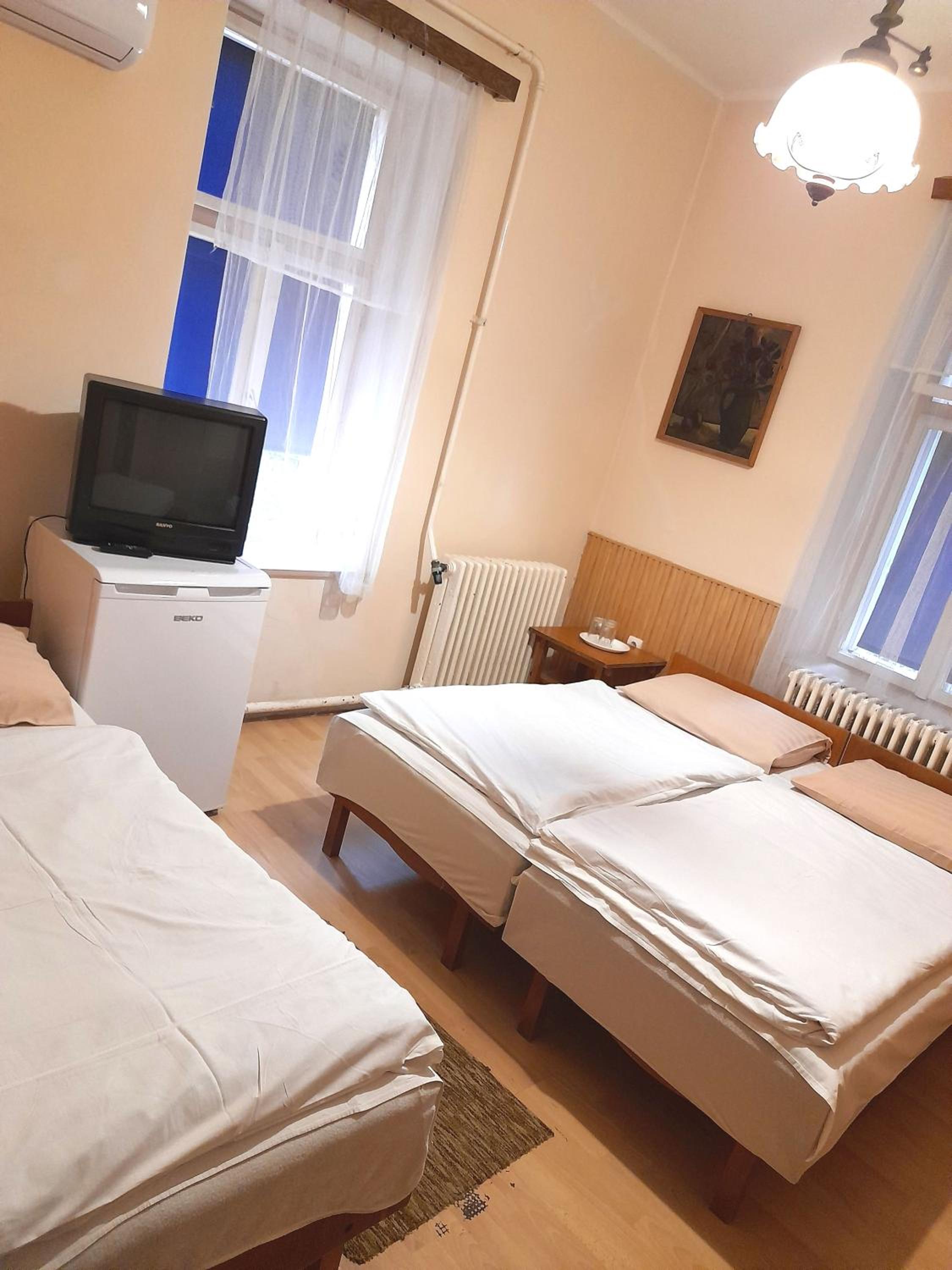 Triple Room with Bathroom photo 3