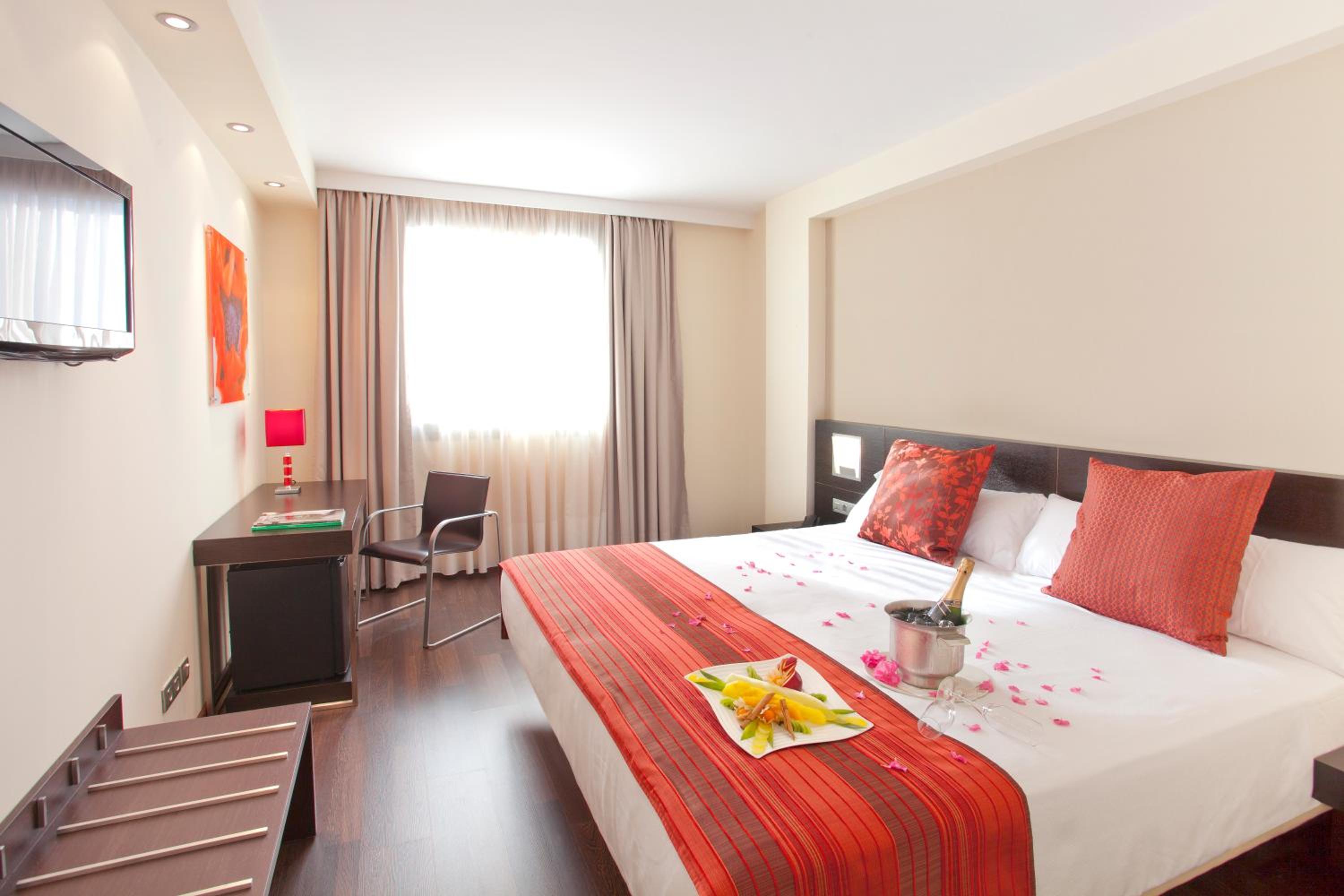 Twin Room - Photo 1