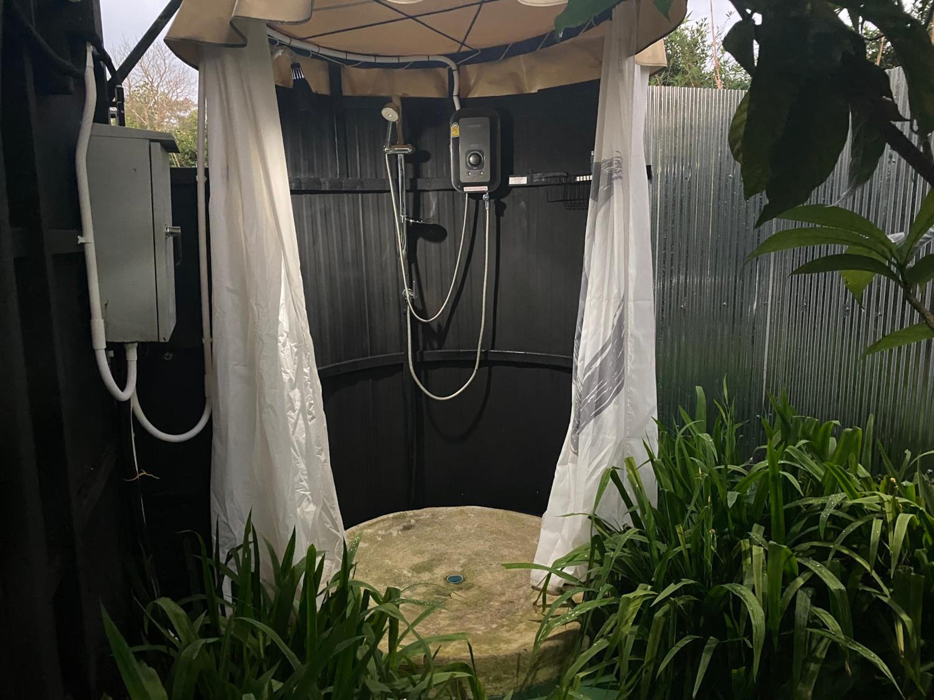 Tent (Pyramid style) photo 2