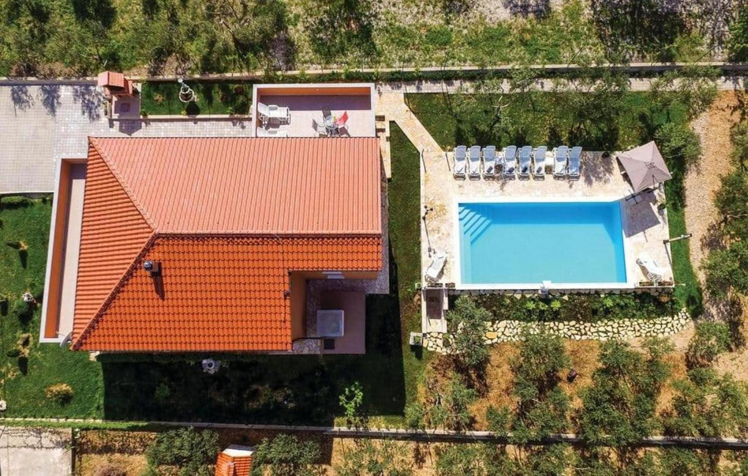Seven Bedroom Villa photo 2