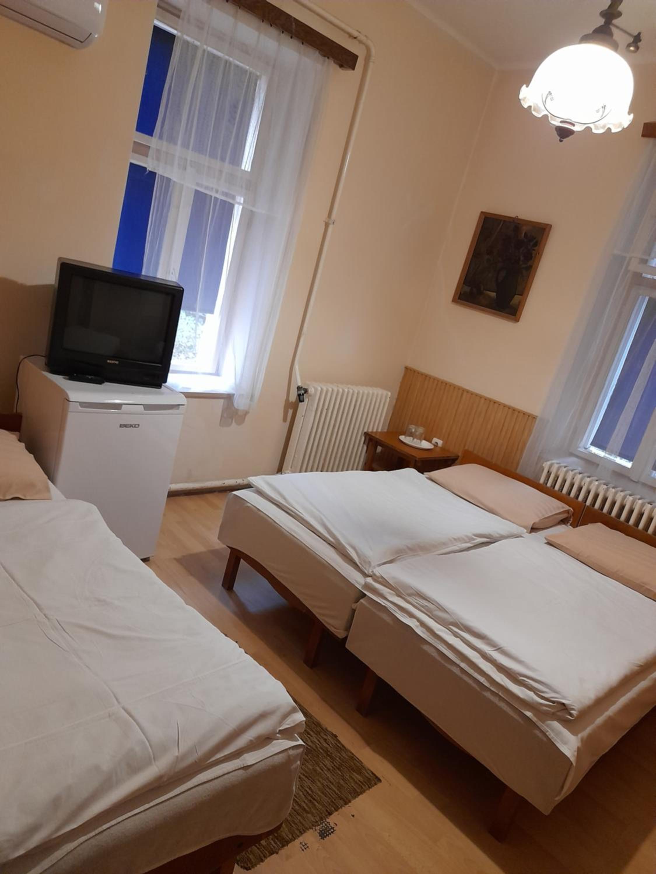 Triple Room with Bathroom photo 2