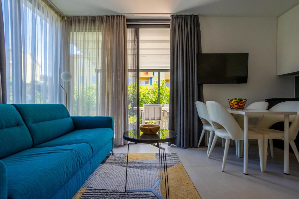 One-Bedroom Apartment - Photo 3