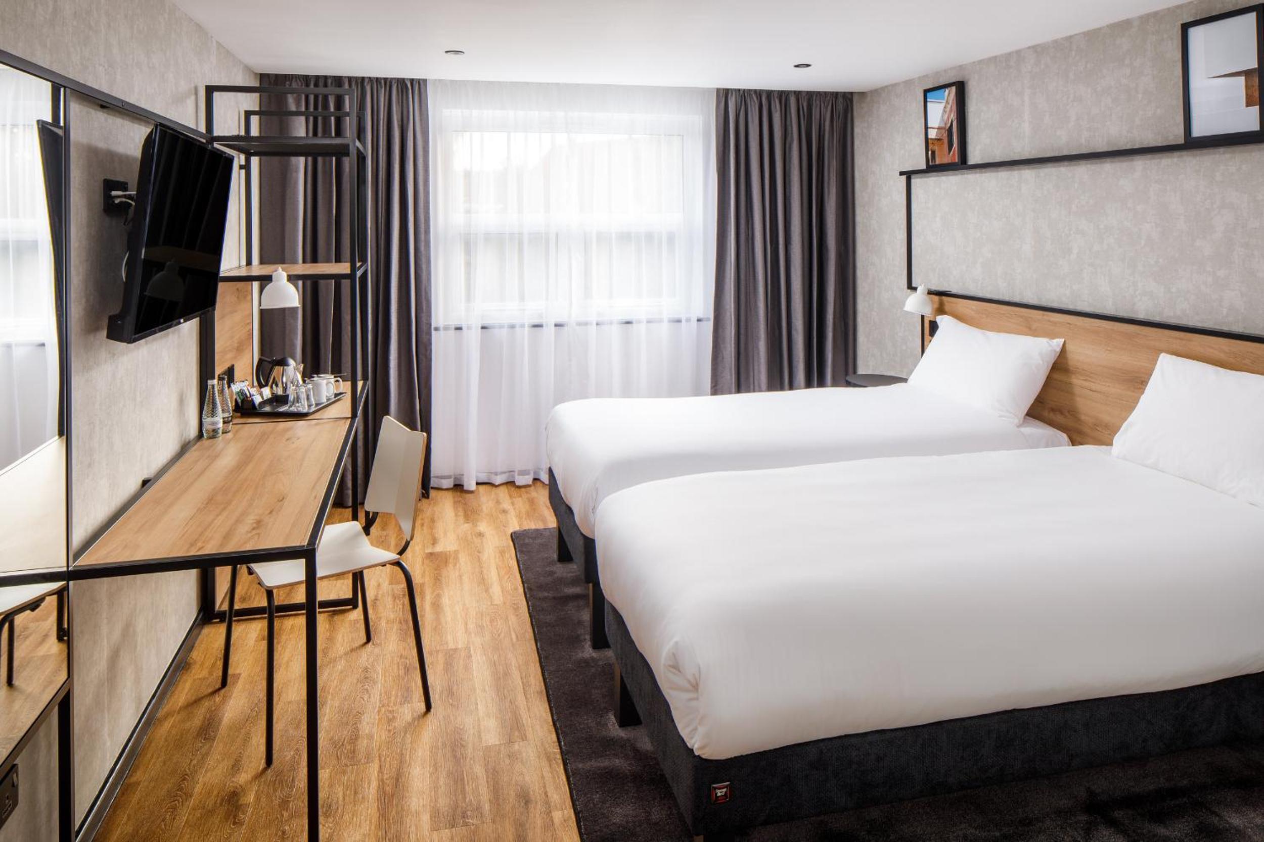 Standard Twin Room - Photo 1