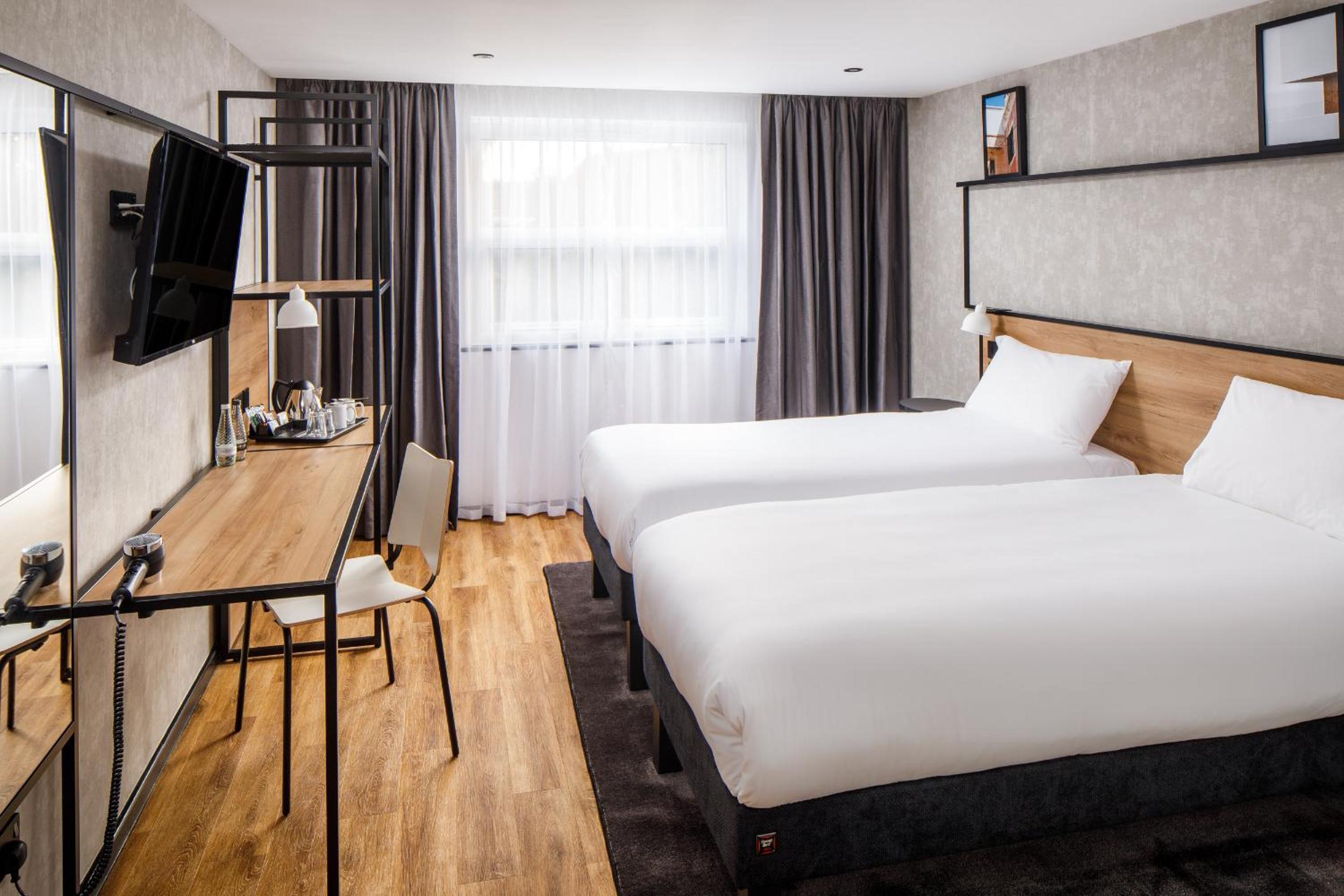 Standard Twin Room - Photo 5
