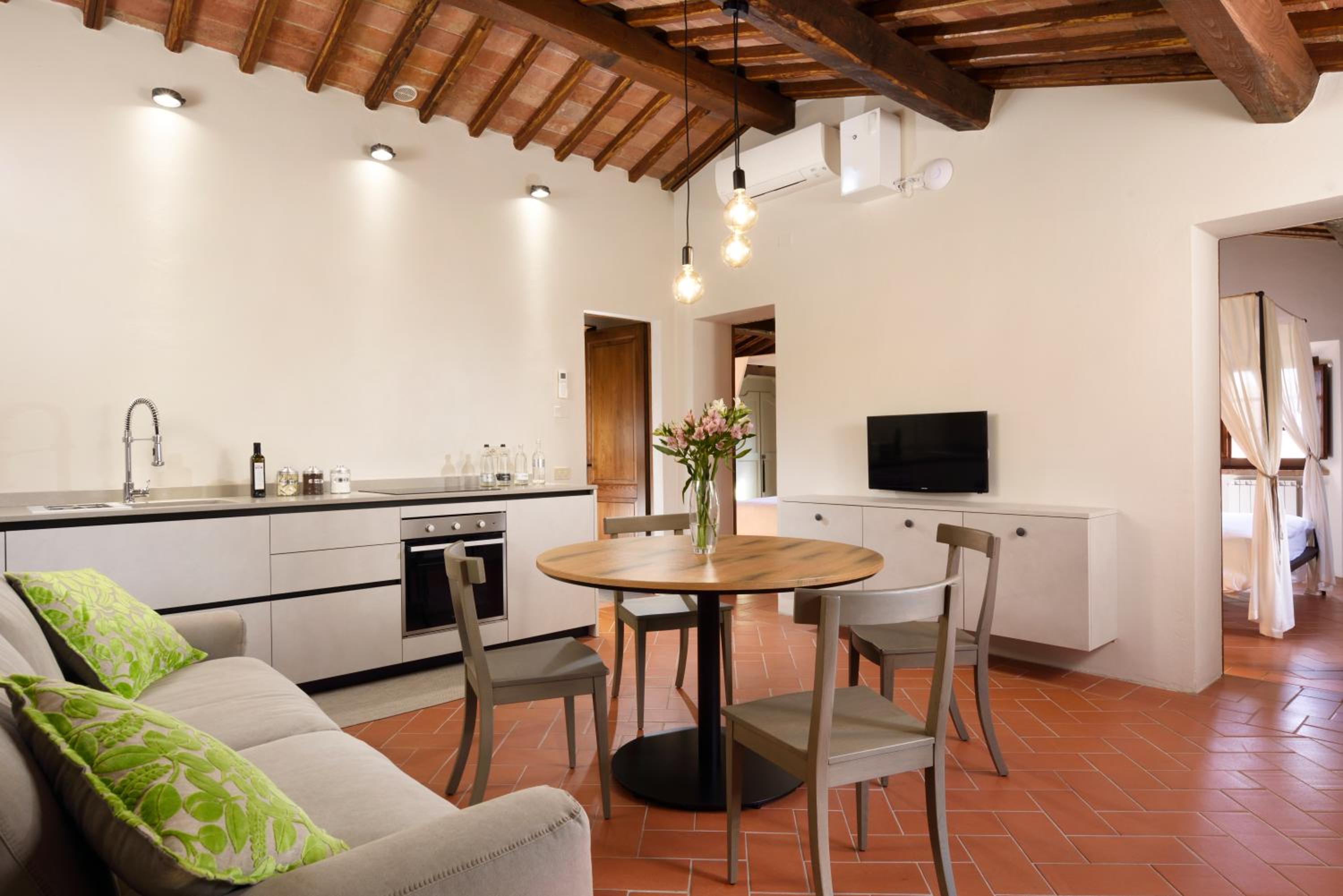 Two-Bedroom Apartment - Separate Building - Photo 2