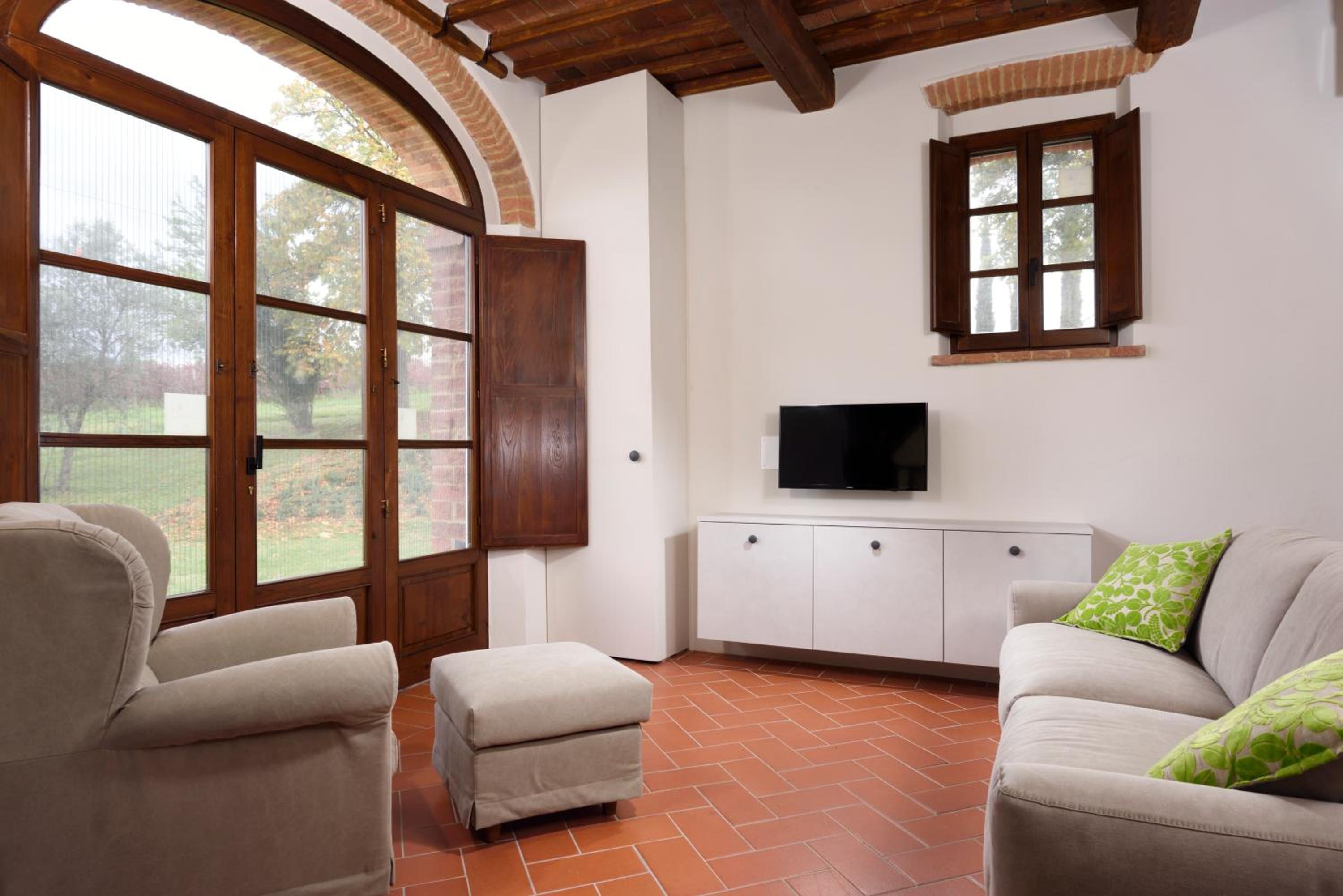 Two-Bedroom Apartment - Separate Building - Photo 7