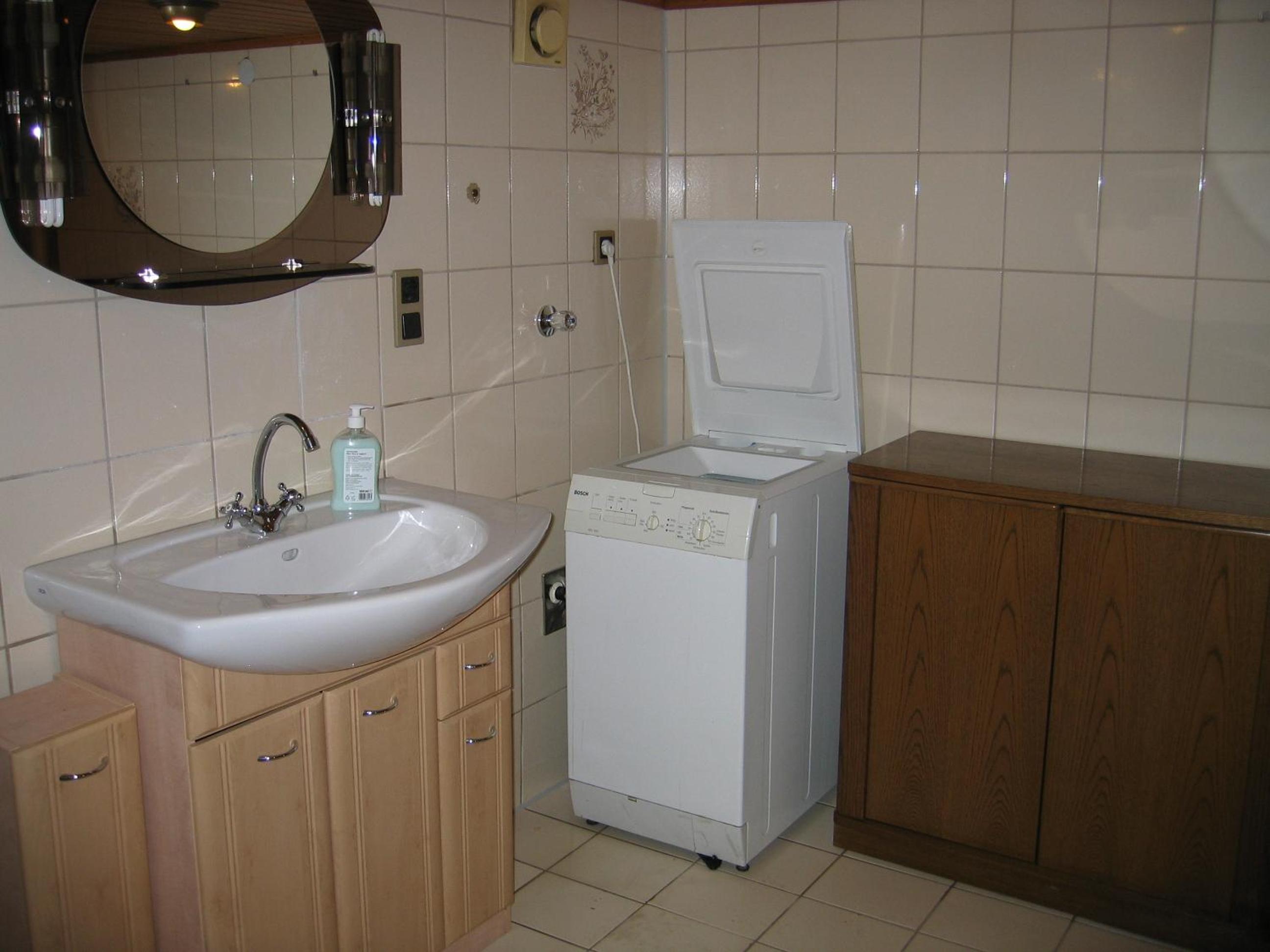 Apartment - Split Level - Photo 2