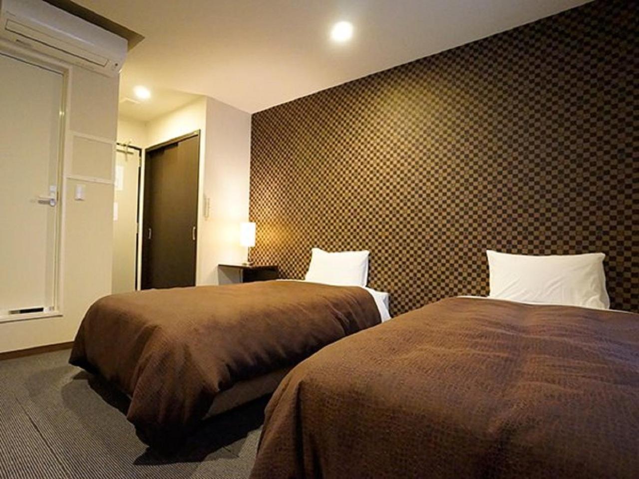 Single Room - Non-Smoking - Small Dog Friendly