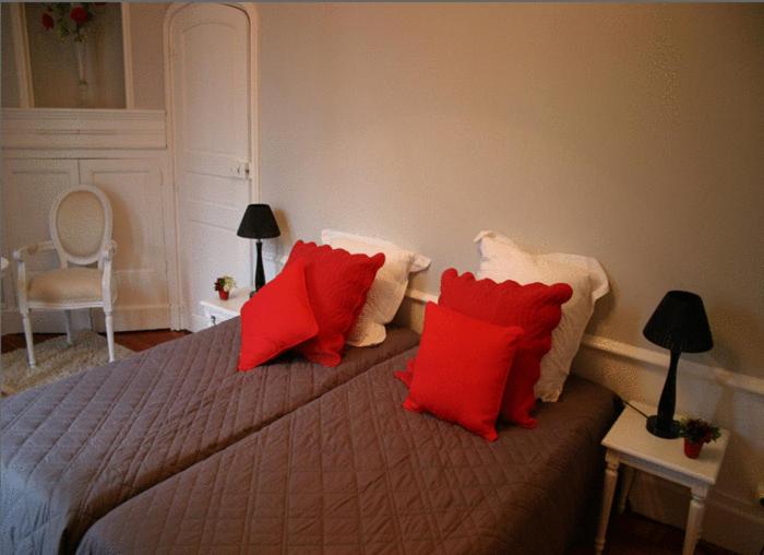 La Tourelle Family Room - Photo 7