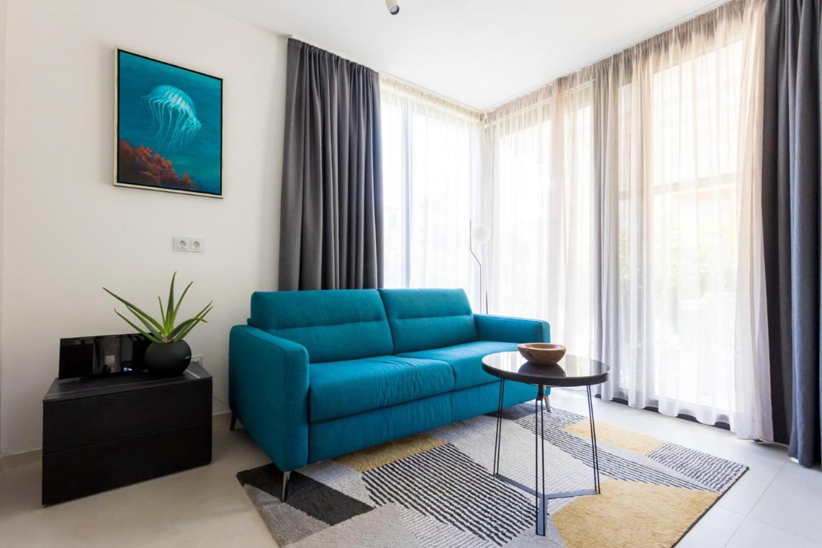 One-Bedroom Apartment - Photo 8