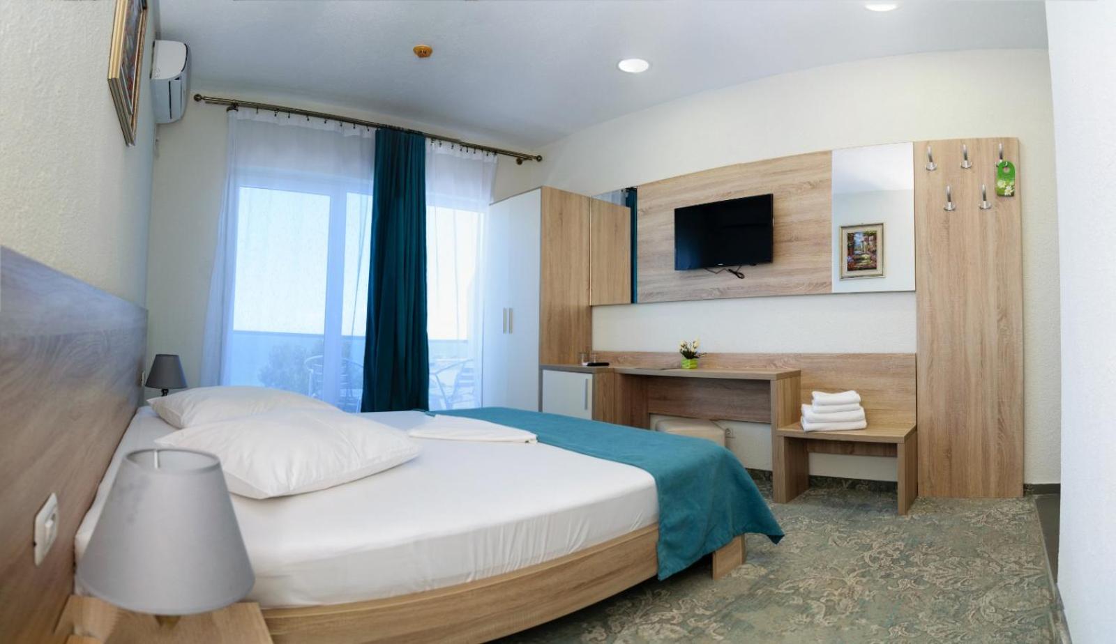 Double Room with Sea View *** - Photo 1