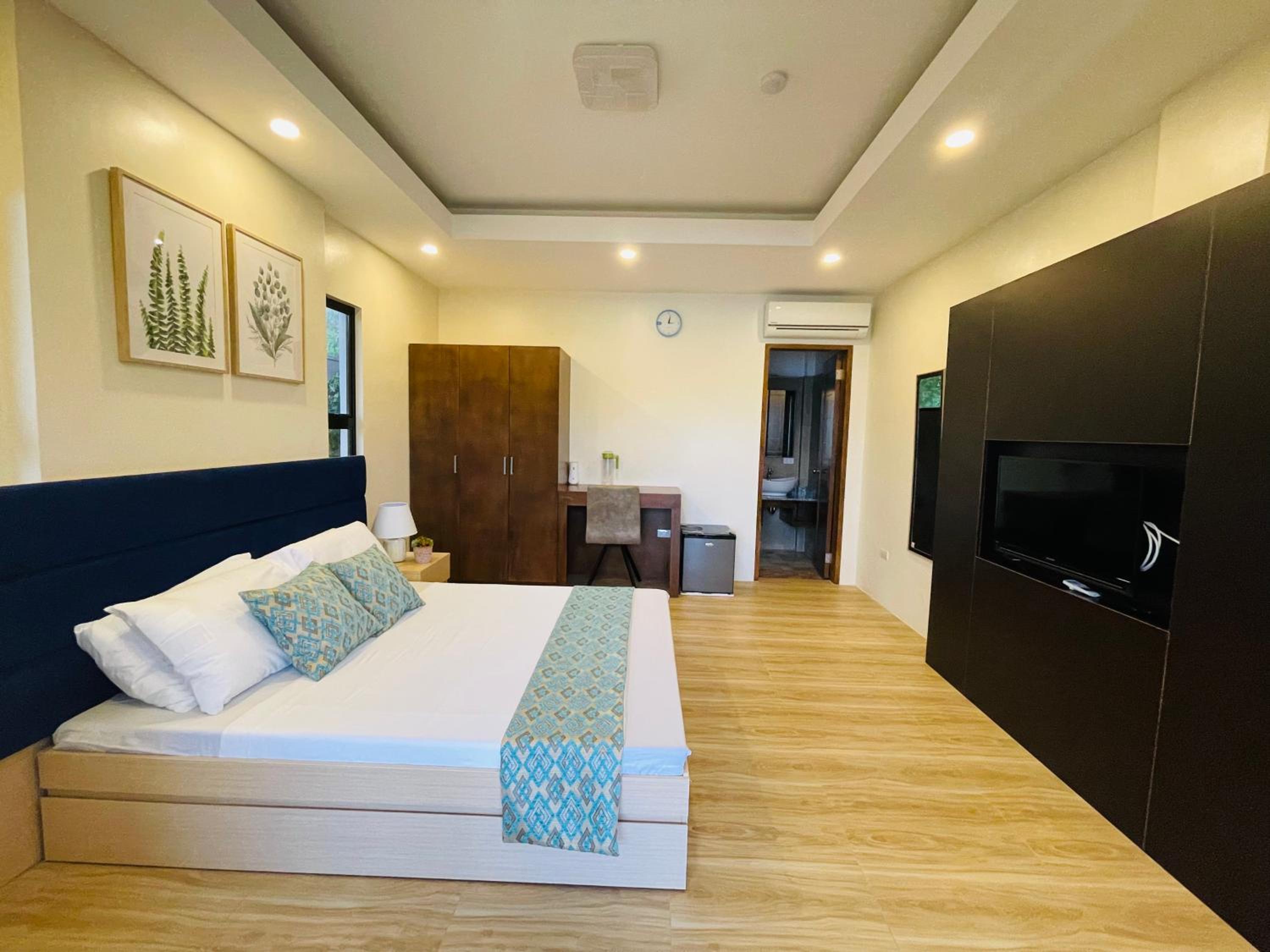 Deluxe Double or Twin Room with Pool View - Photo 6