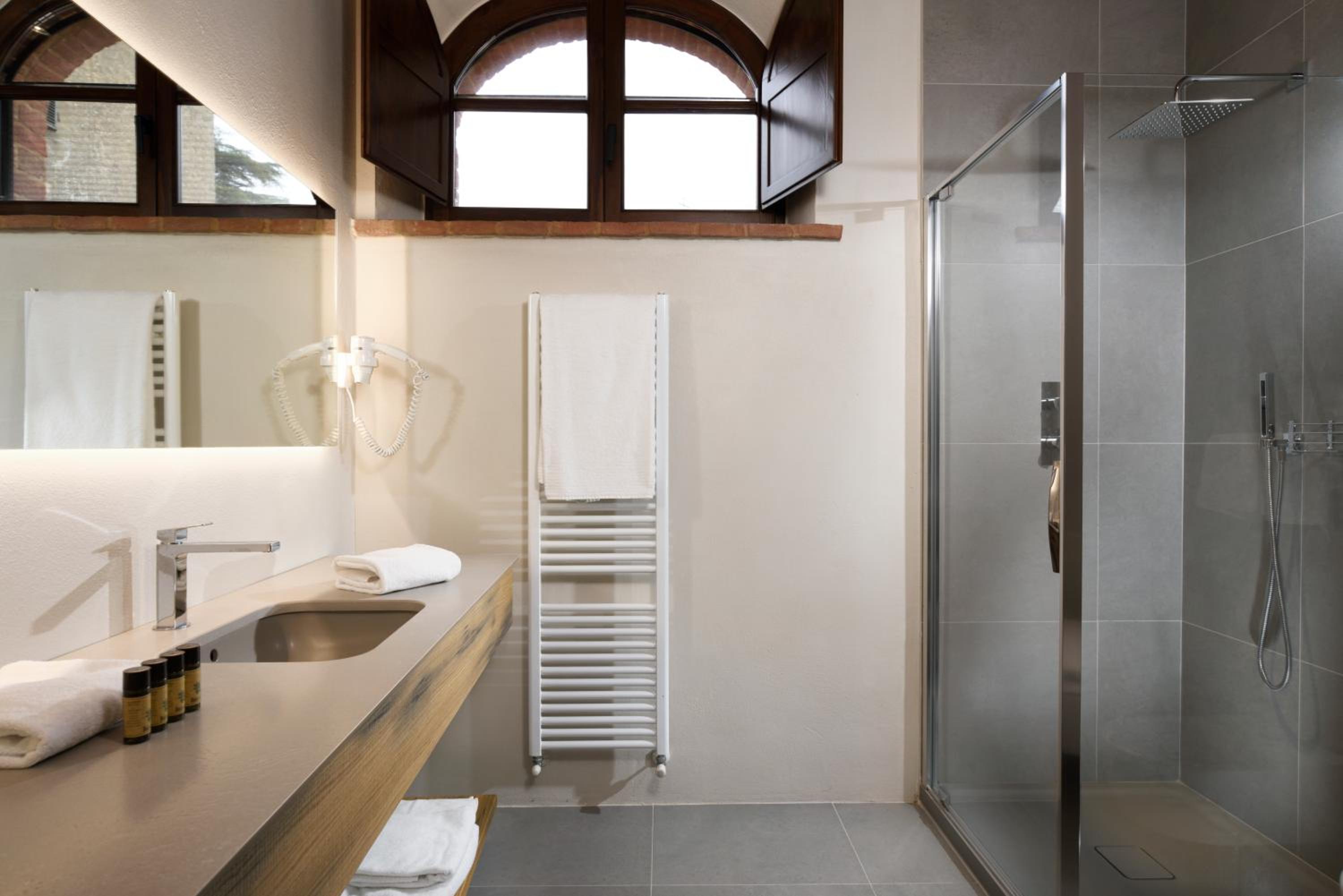 Two-Bedroom Apartment - Separate Building - Photo 10