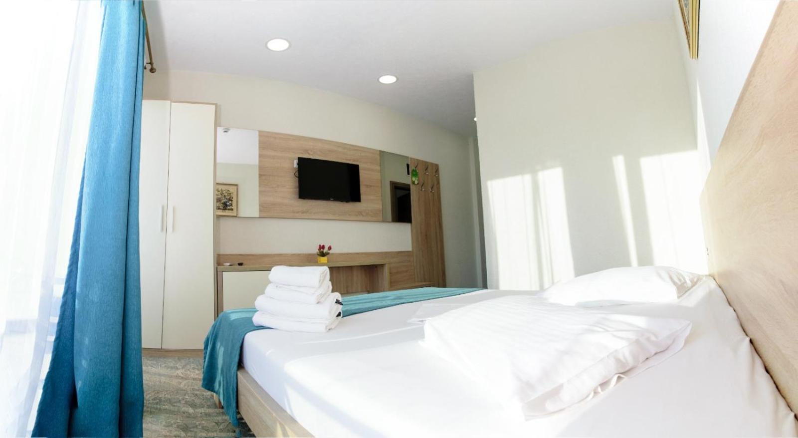 Double Room with Sea View *** - Photo 2
