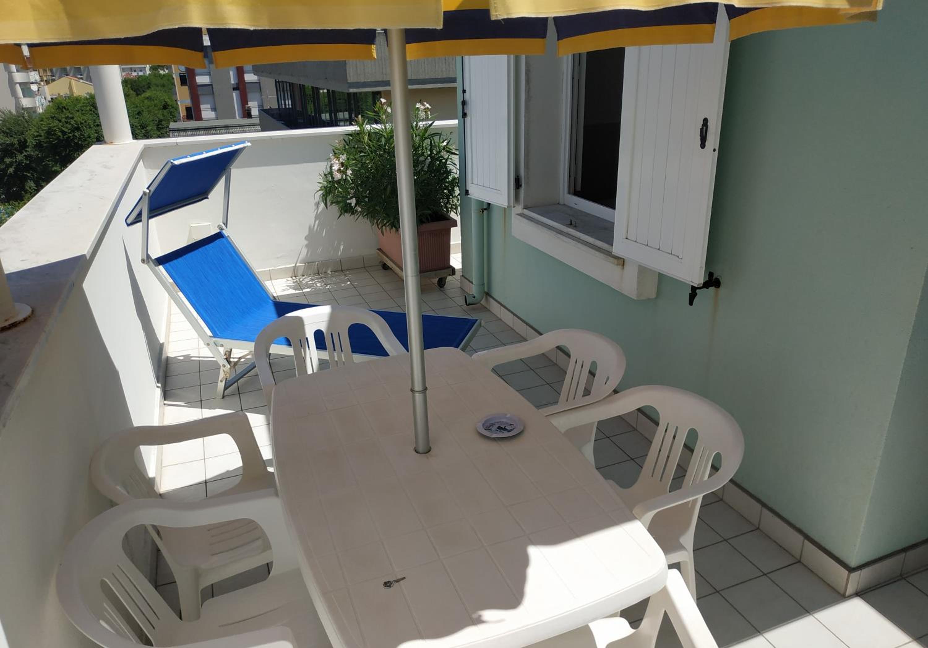 Two-Bedroom Apartment with Terrace and Sea View photo 3