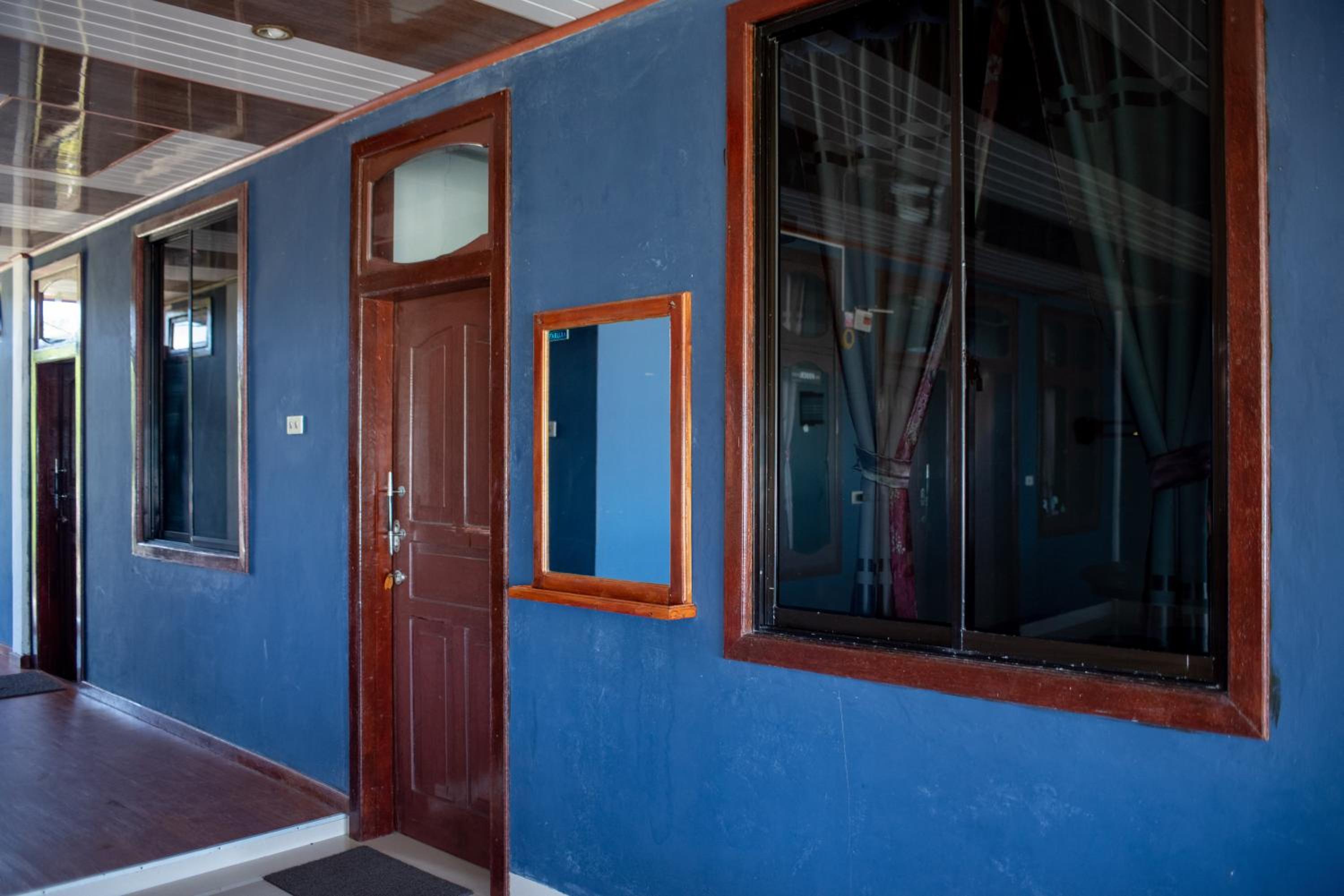 Family Room with Private Bathroom photo 2