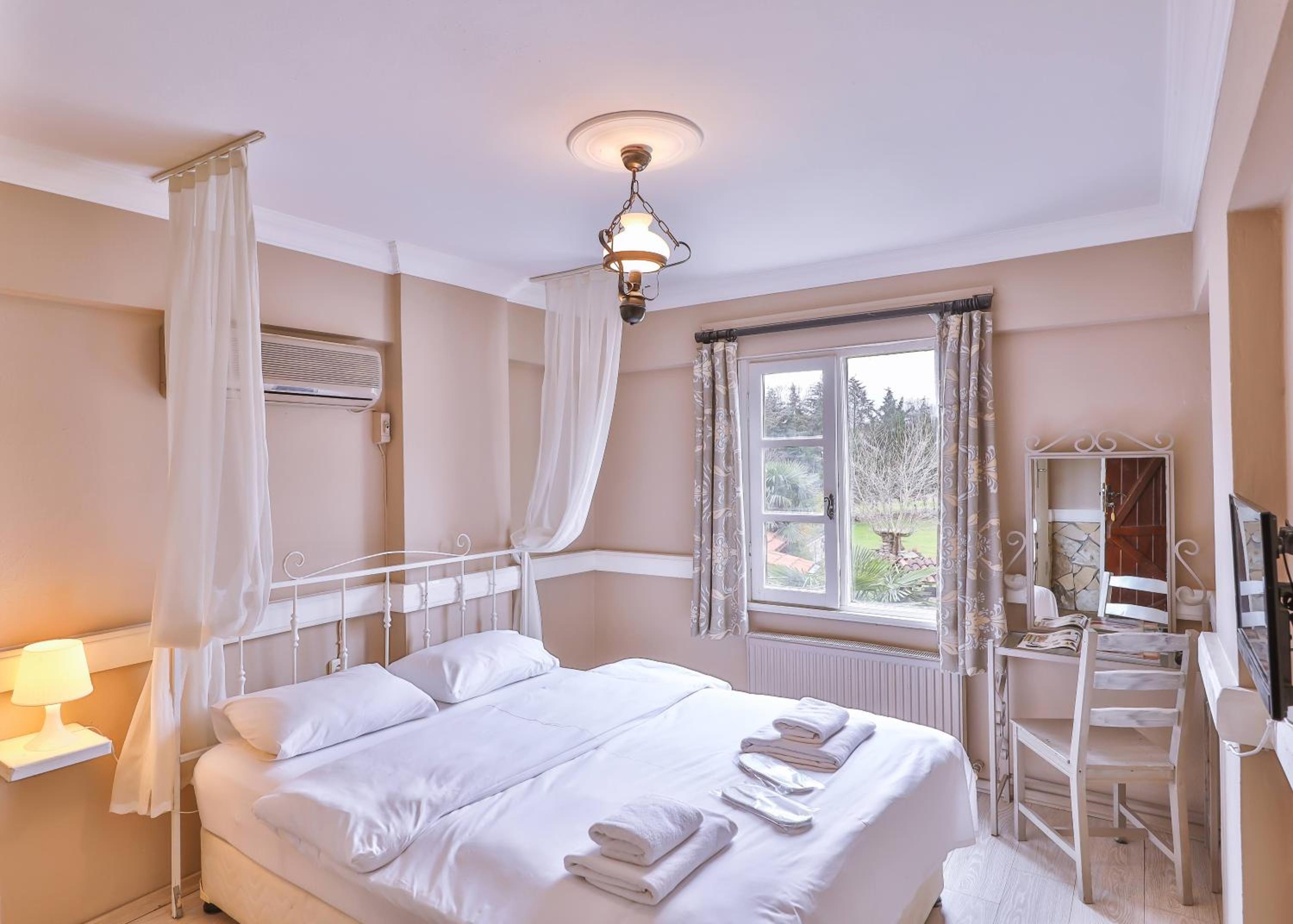 Standard Double Room photo 2