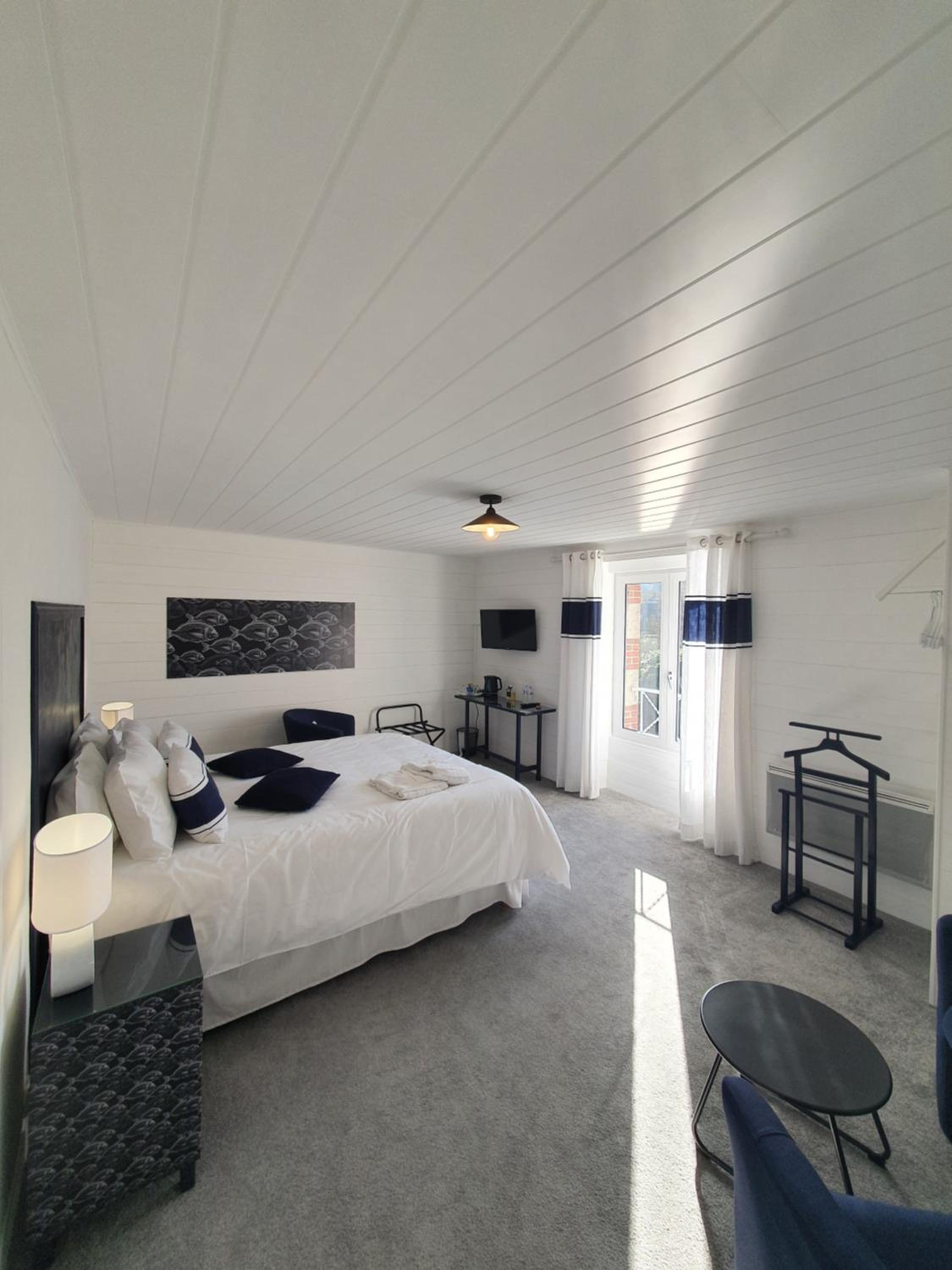 Double Room with Private External Bathroom photo 2