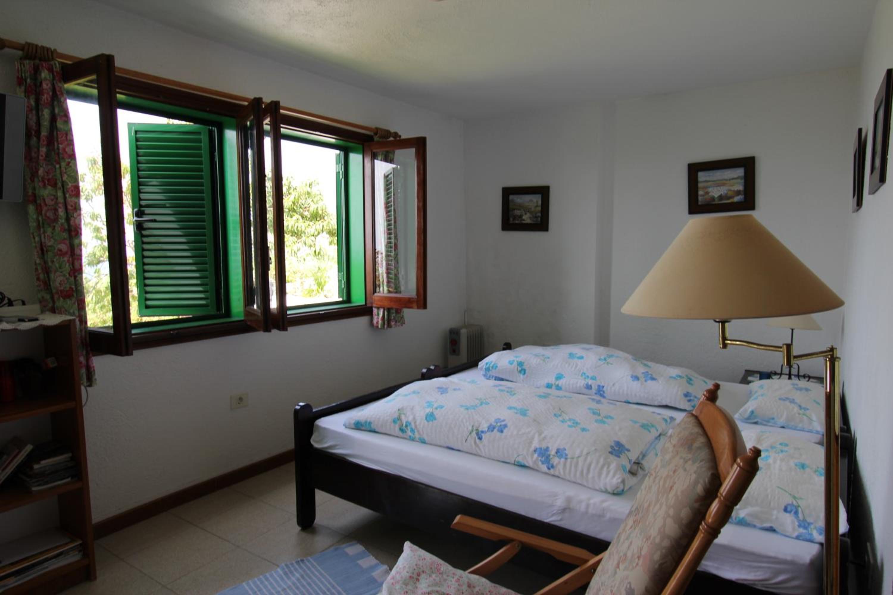 Estudio con vista al mar