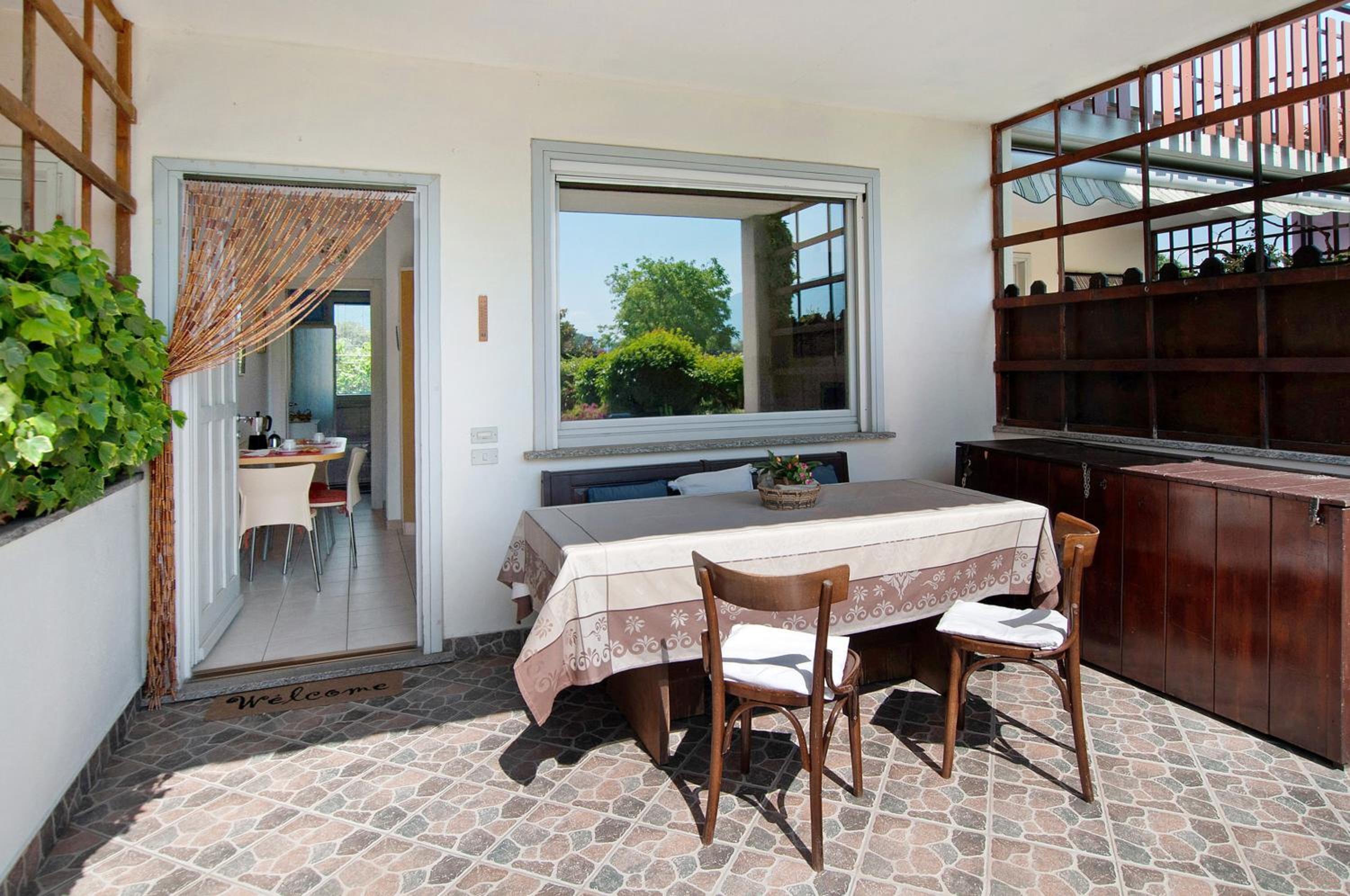 One-Bedroom Apartment with Garden View photo 2
