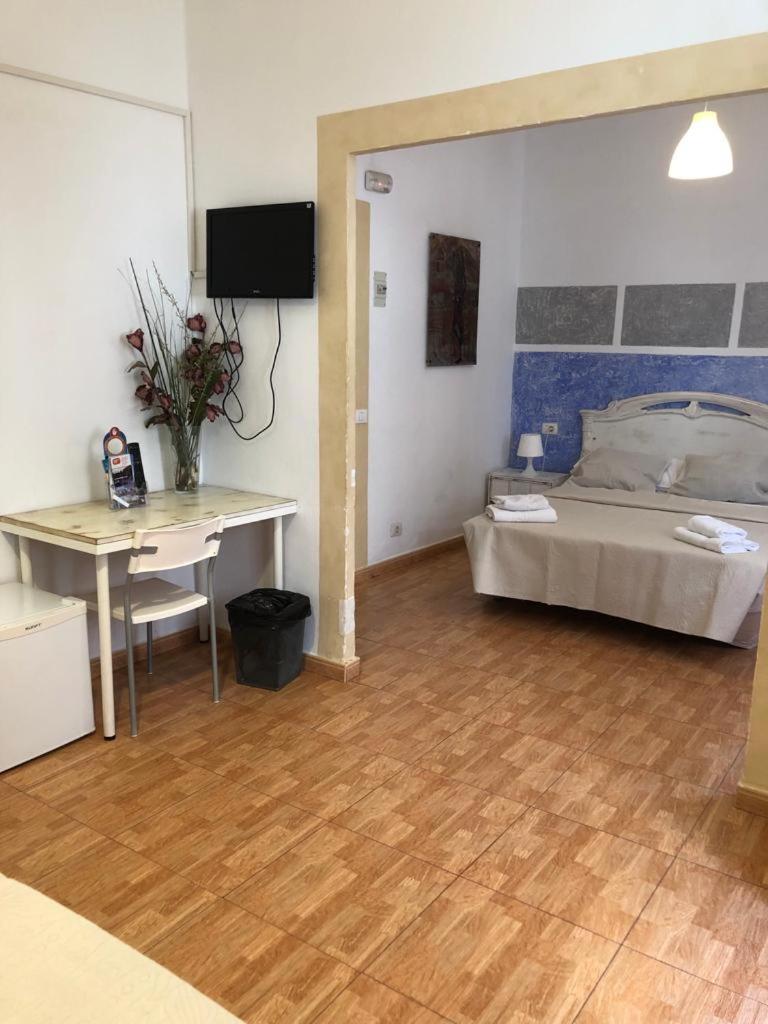 Quadruple Room - Photo 4