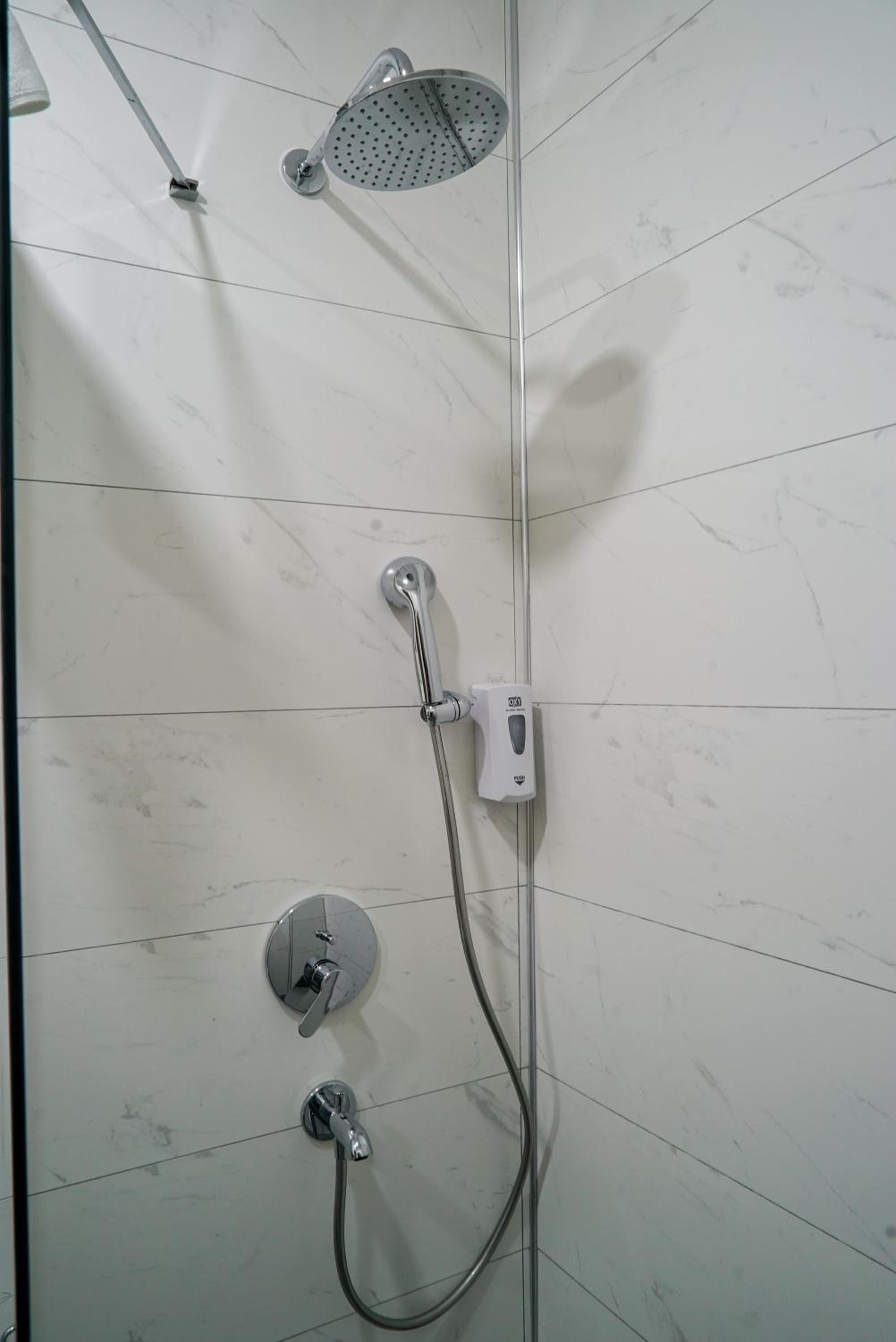 Standard Double Room - Photo 23
