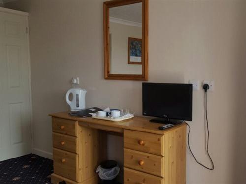 Small Twin Room - Photo 2