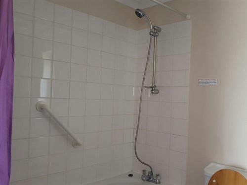 Small Twin Room - Photo 3