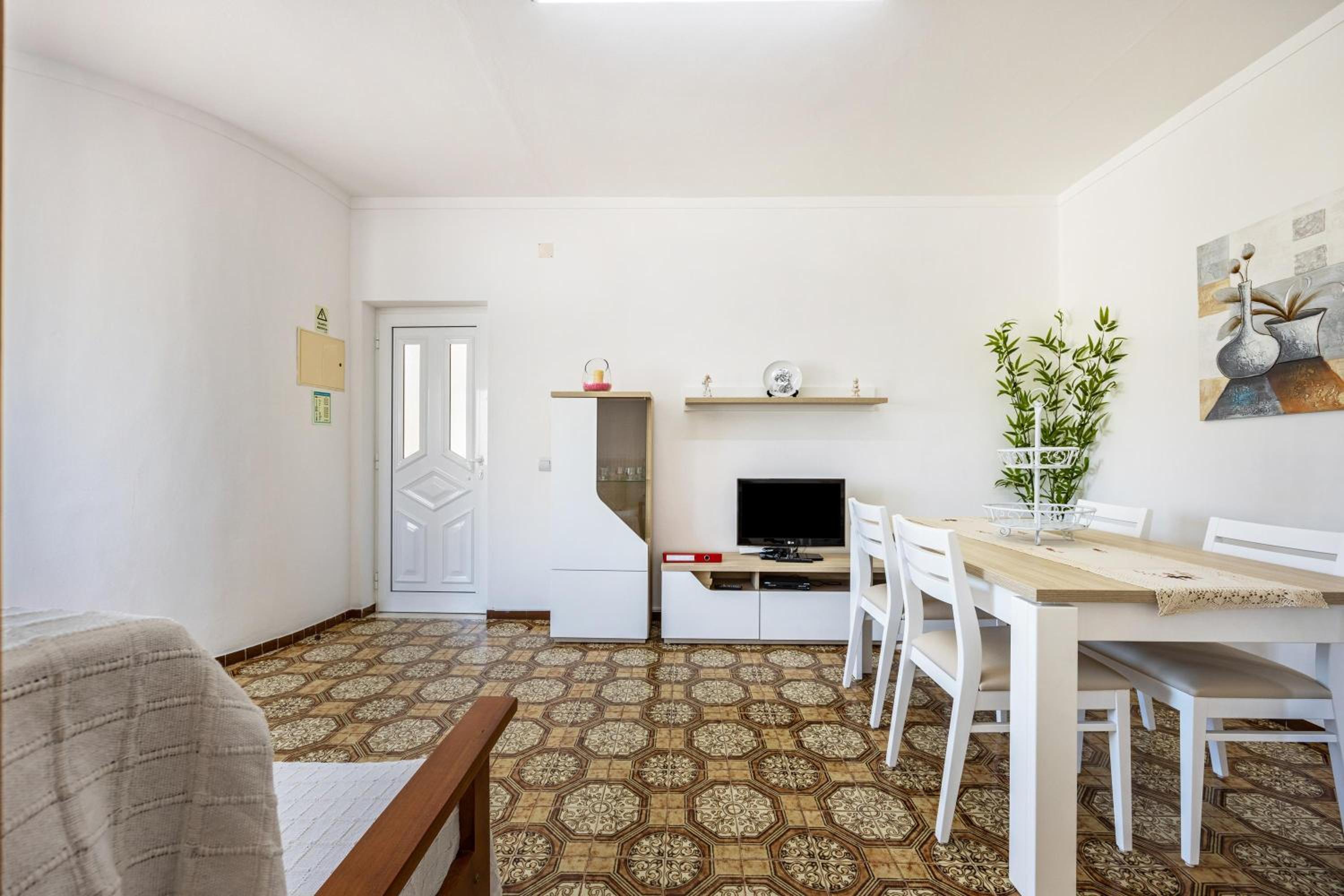 Two-Bedroom Deluxe Apartment with Balcony