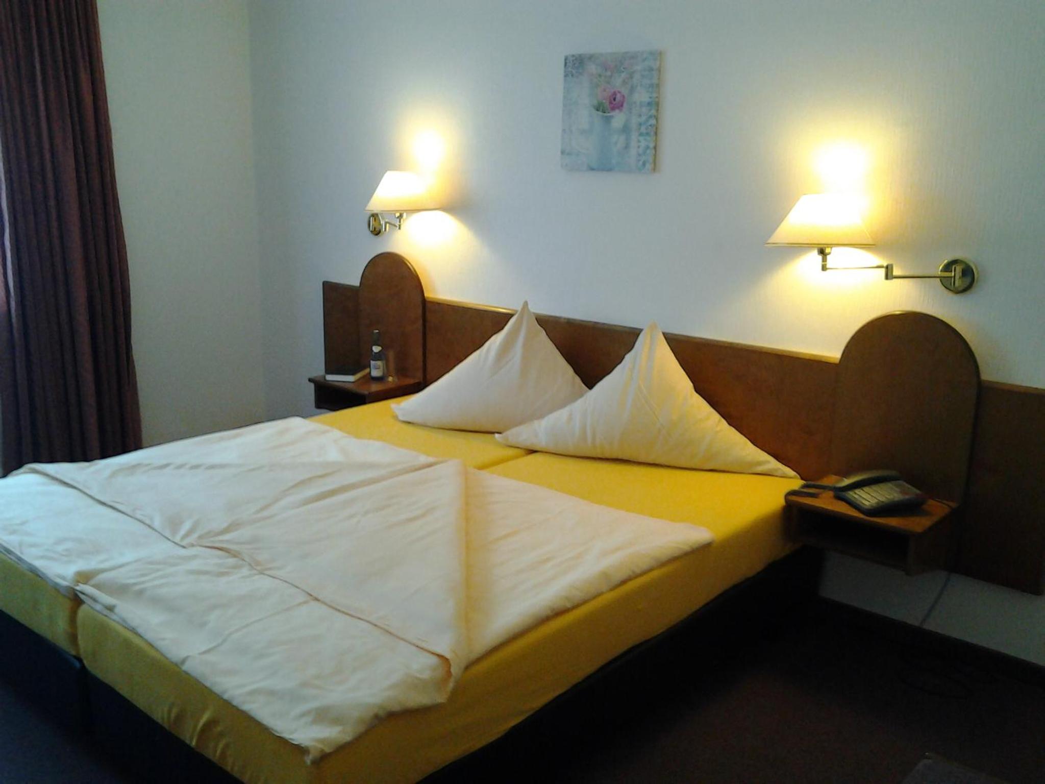 Double or Twin Room with Bathroom photo 2