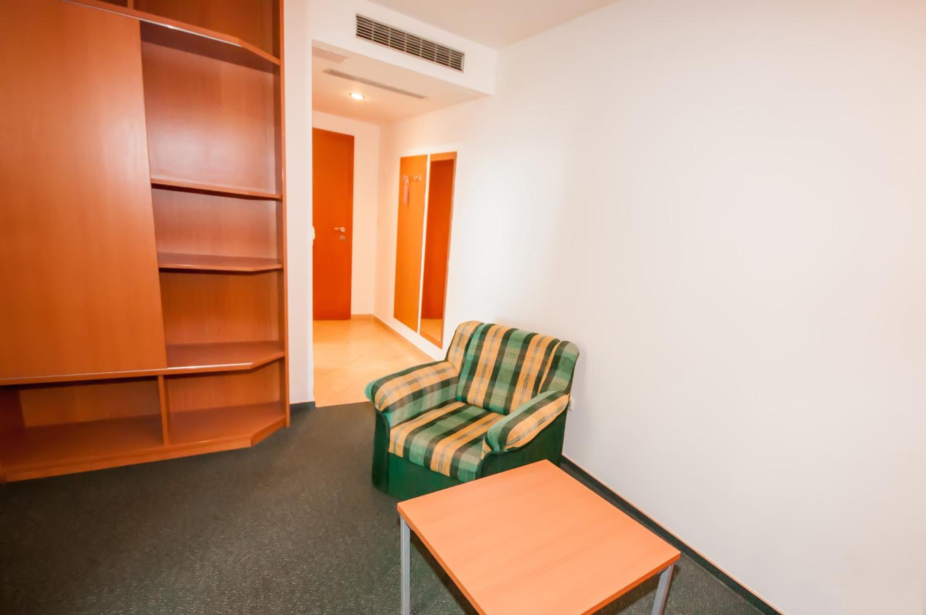 Double Room - Photo 5