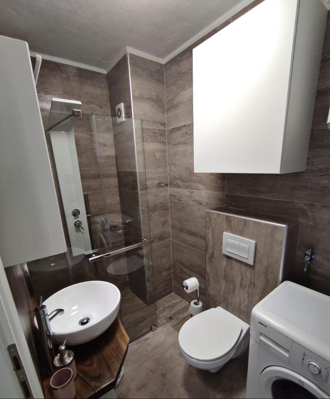 Three-Bedroom Apartment photo 1