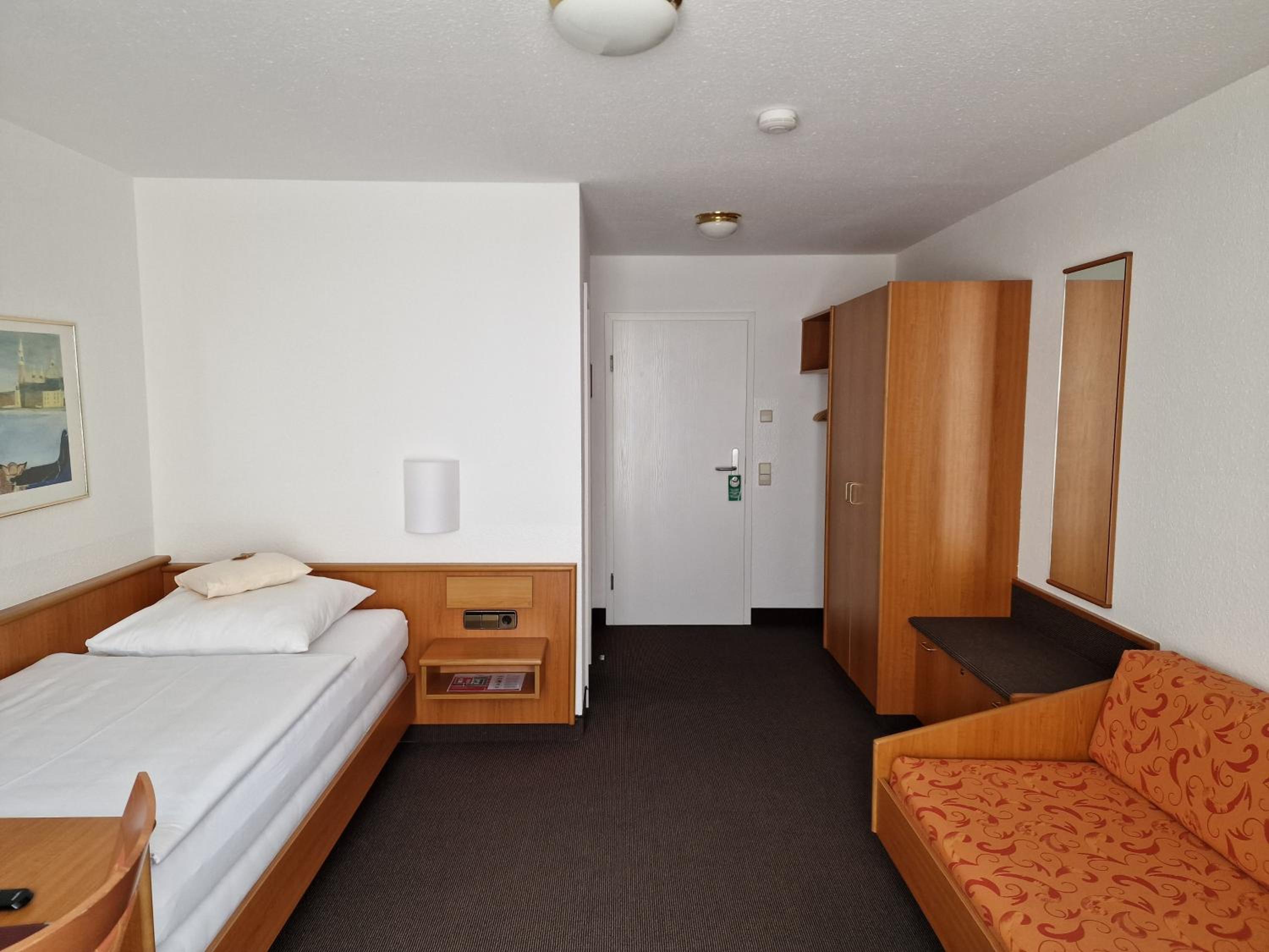 Single Room with Street View