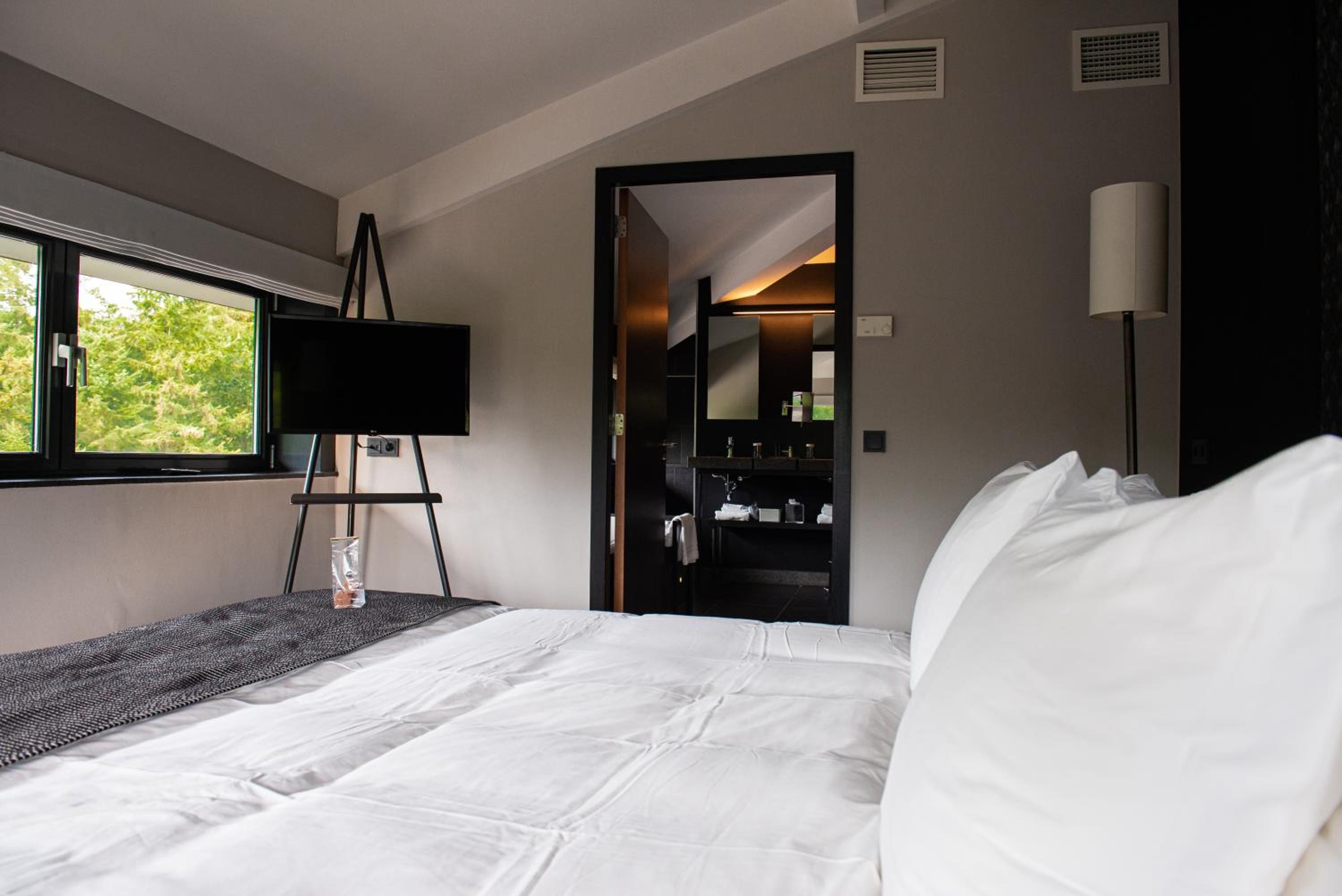 Tower Suite - Photo 7