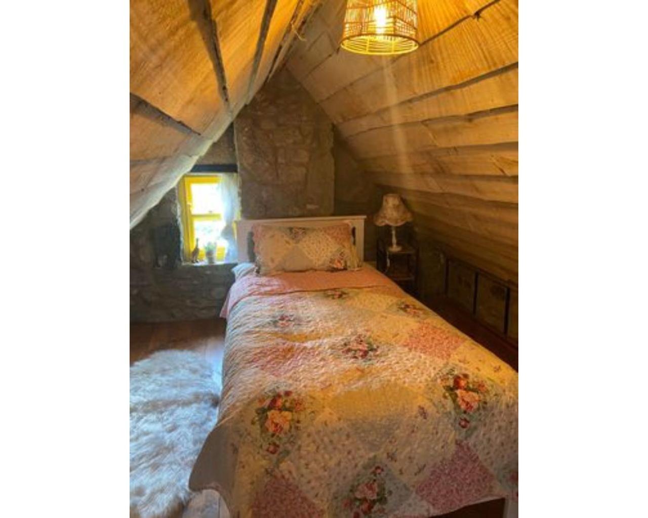 Two-Bedroom Cottage - Photo 6