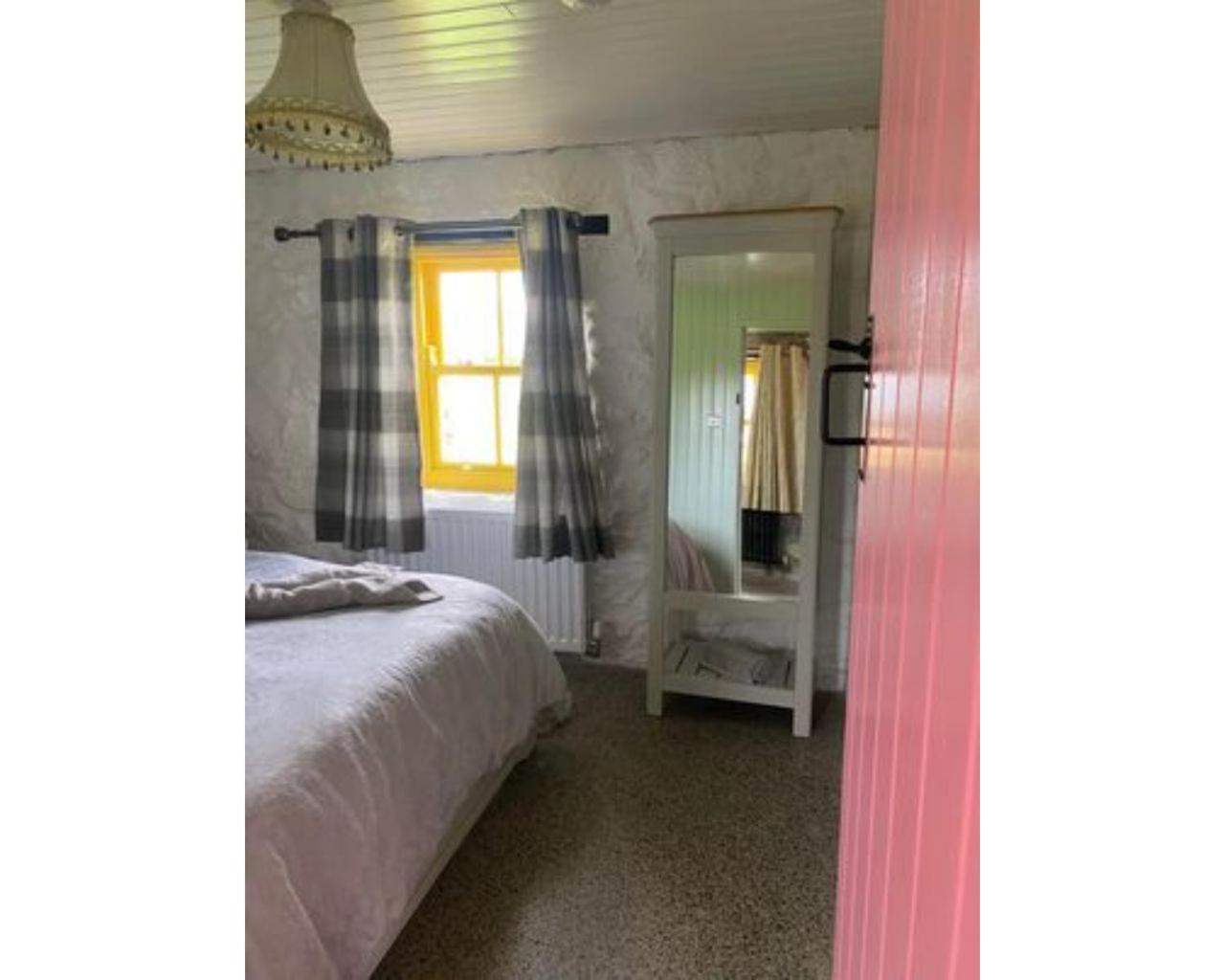 Two-Bedroom Cottage - Photo 9