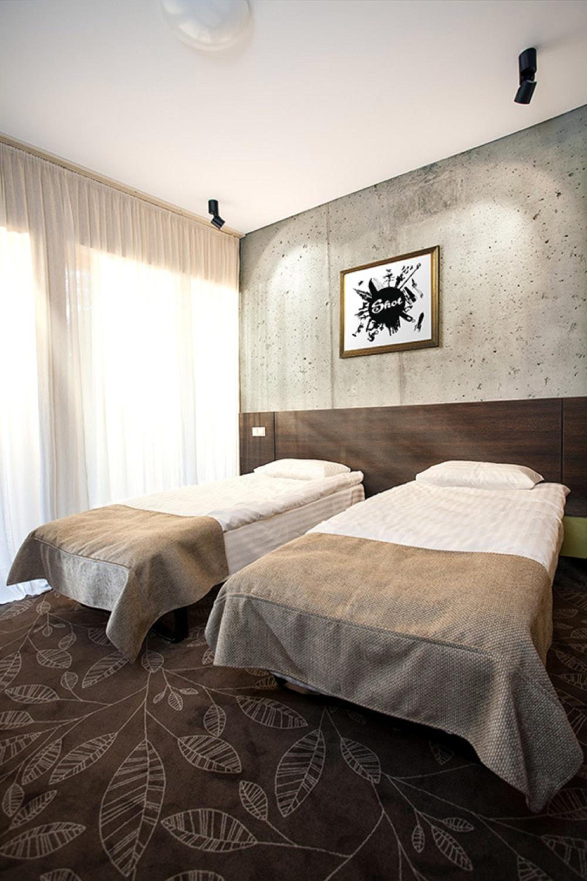 Twin Room - Photo 2