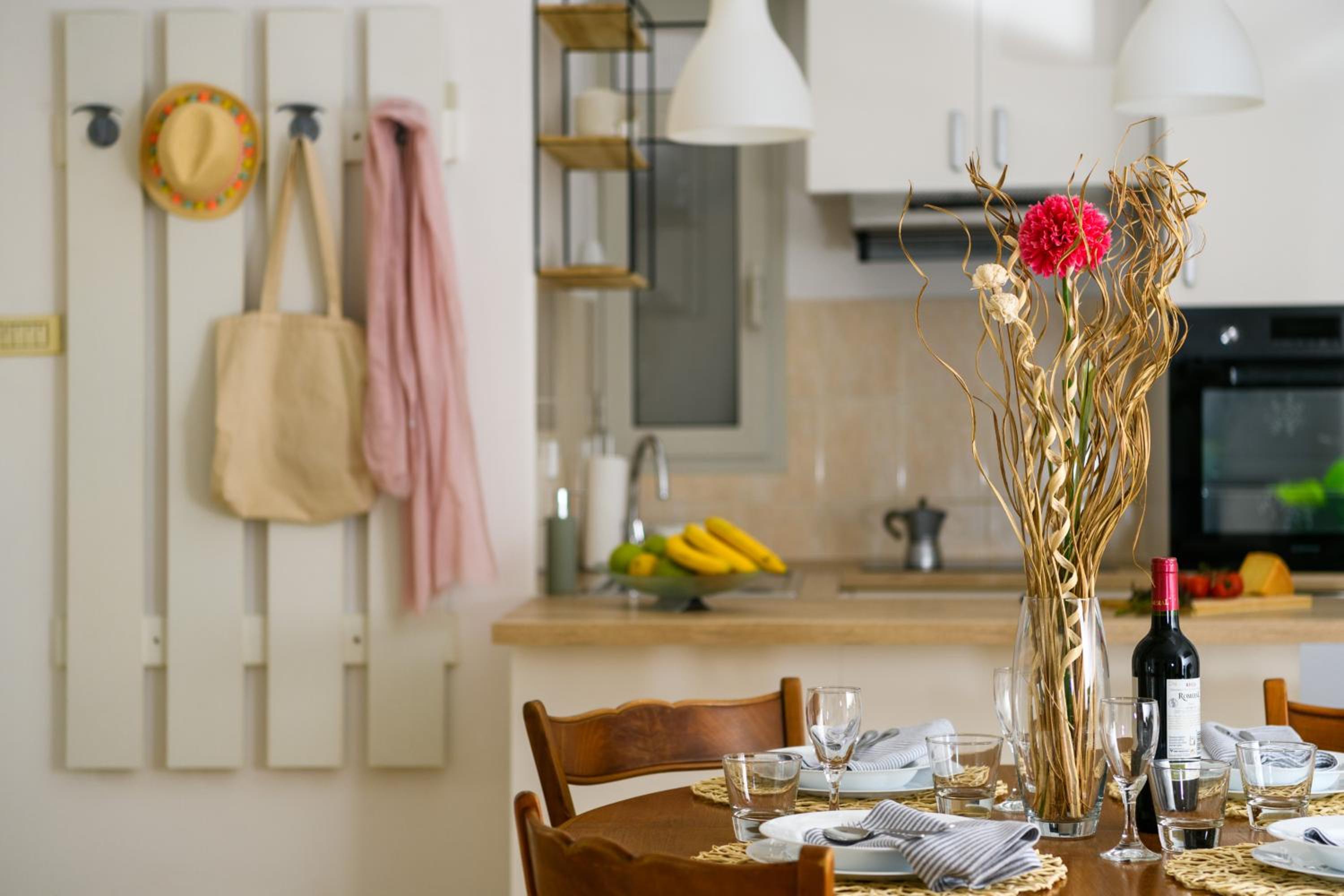 One-Bedroom Apartment - Photo 6