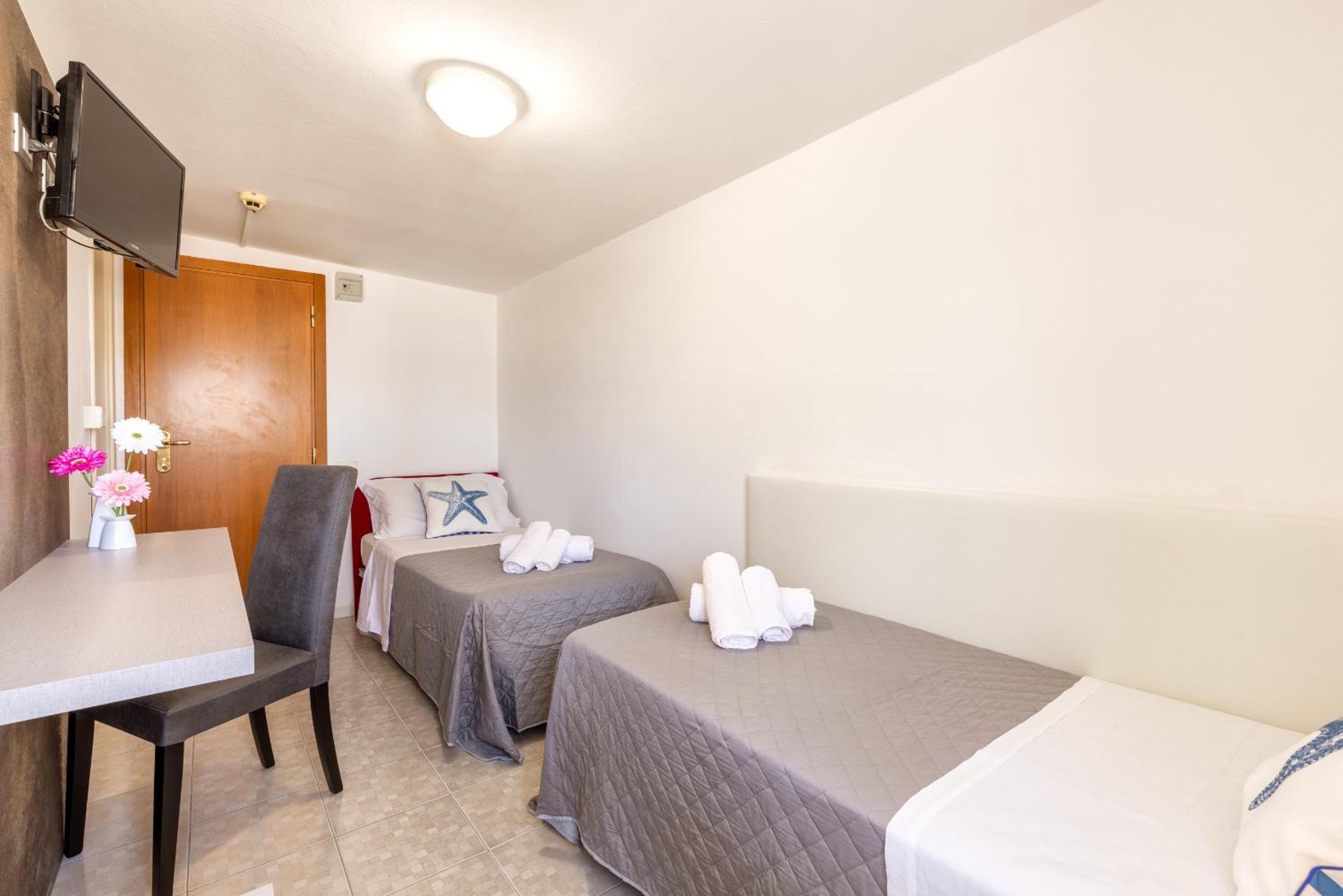 Economy Twin Room
