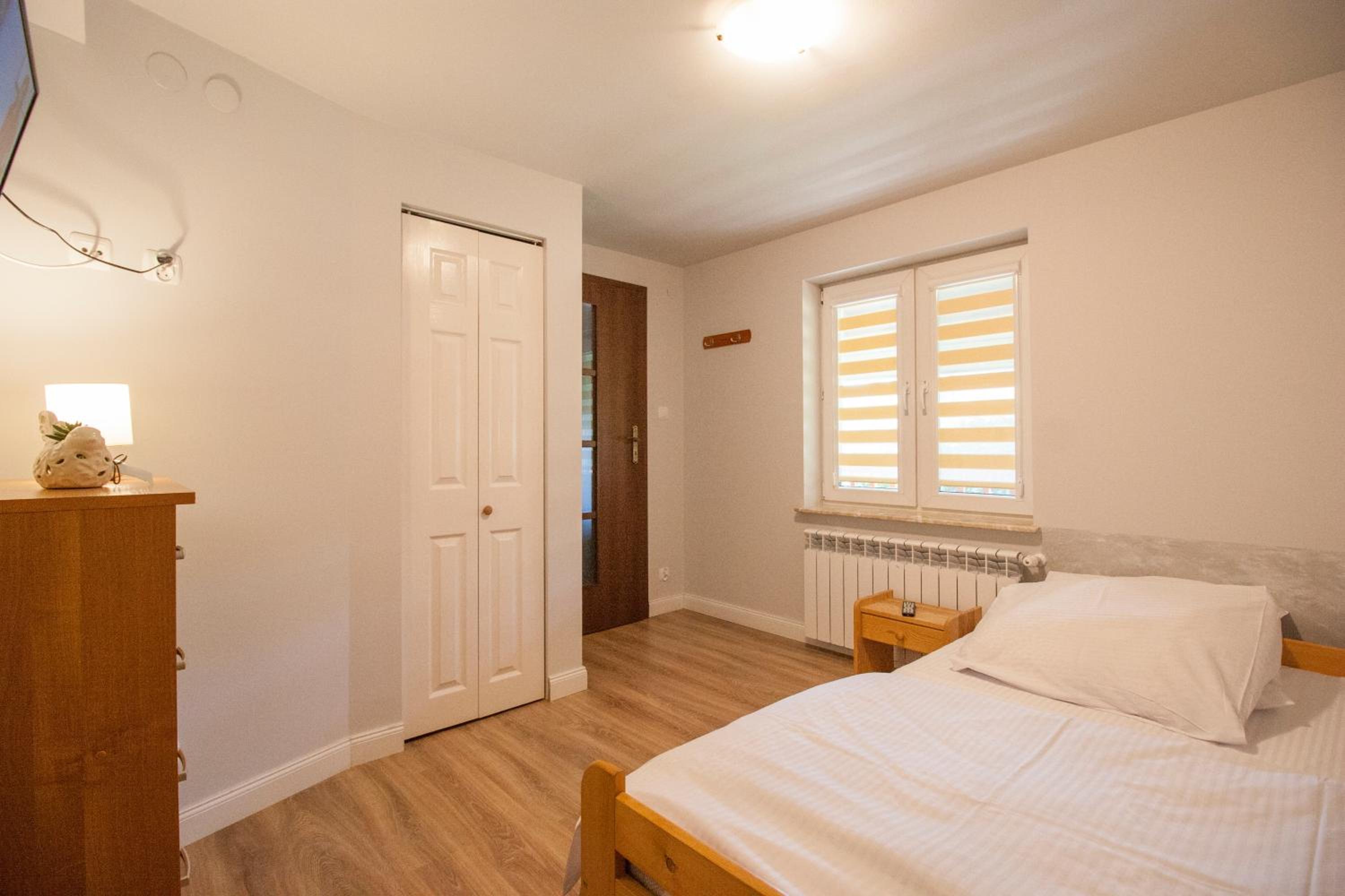 Small Double Room - Photo 2